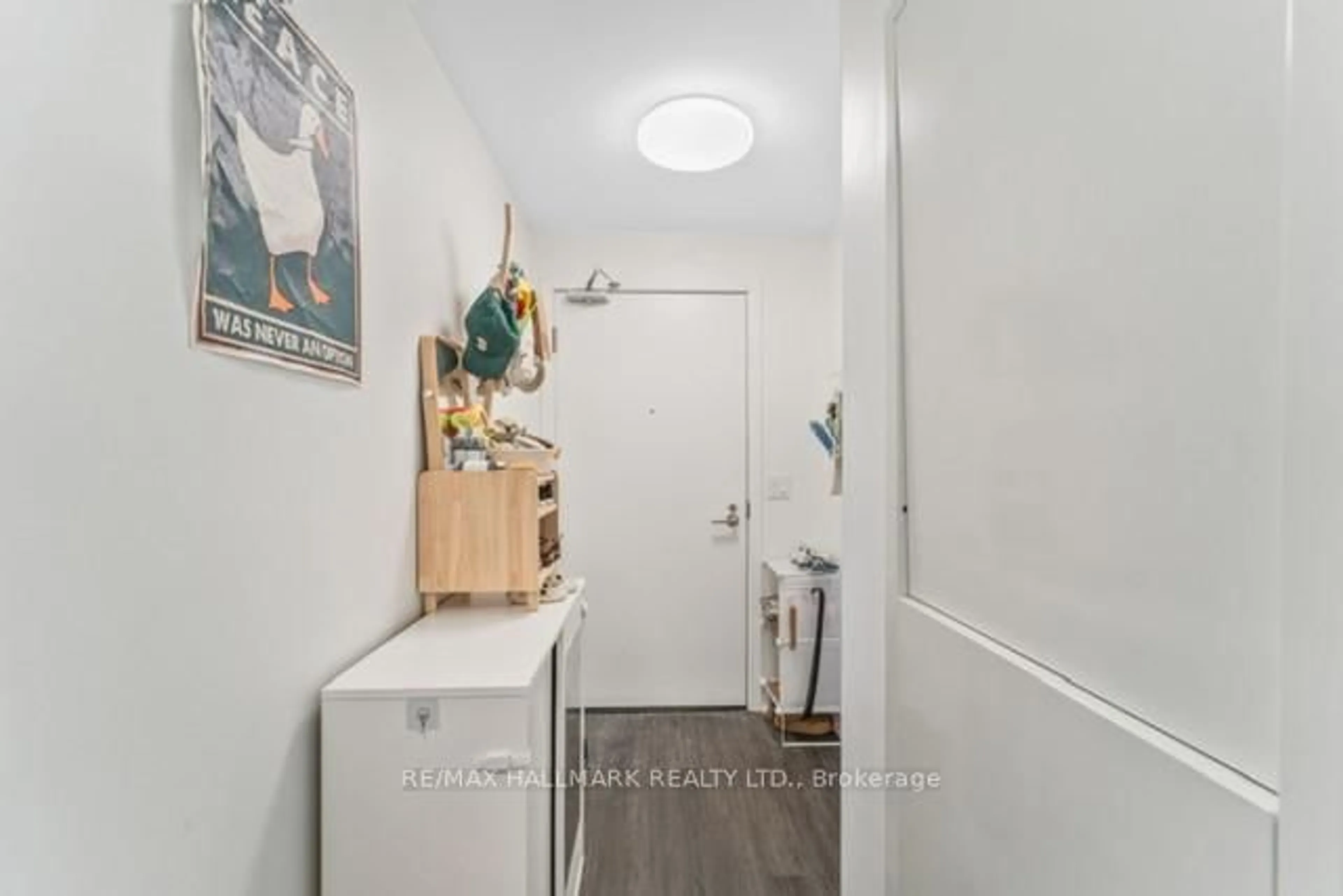 Indoor entryway for 185 Alberta Ave #1103, Toronto Ontario M6C 0A5