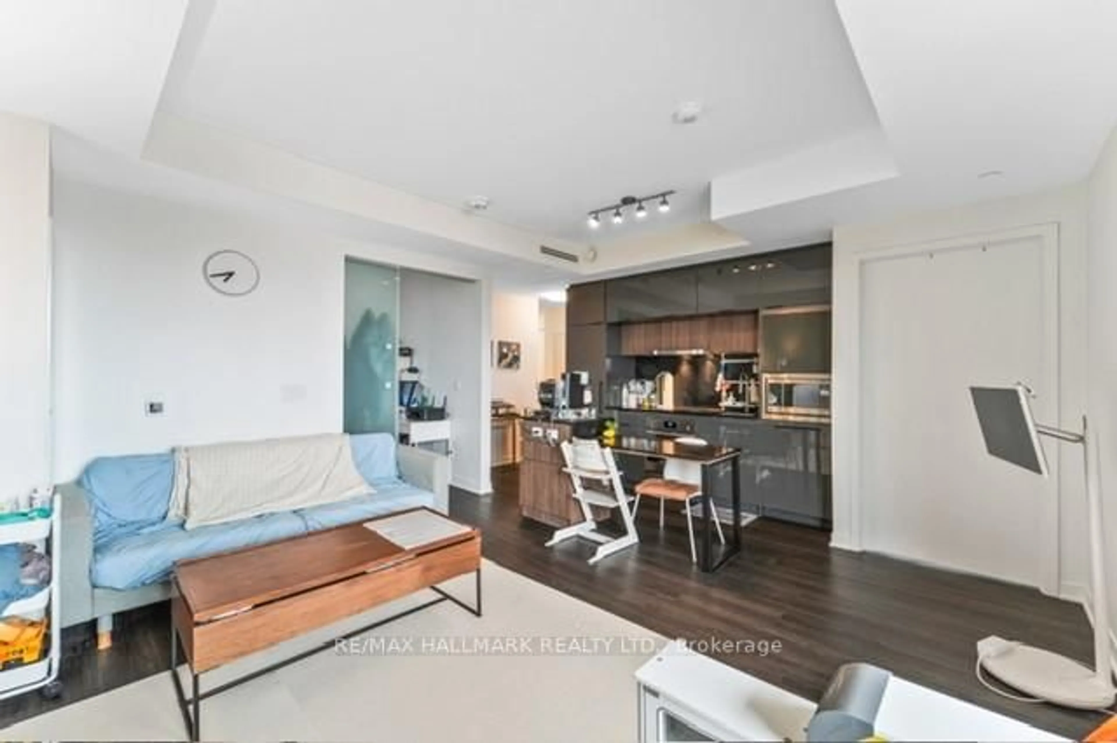 Unknown for 185 Alberta Ave #1103, Toronto Ontario M6C 0A5