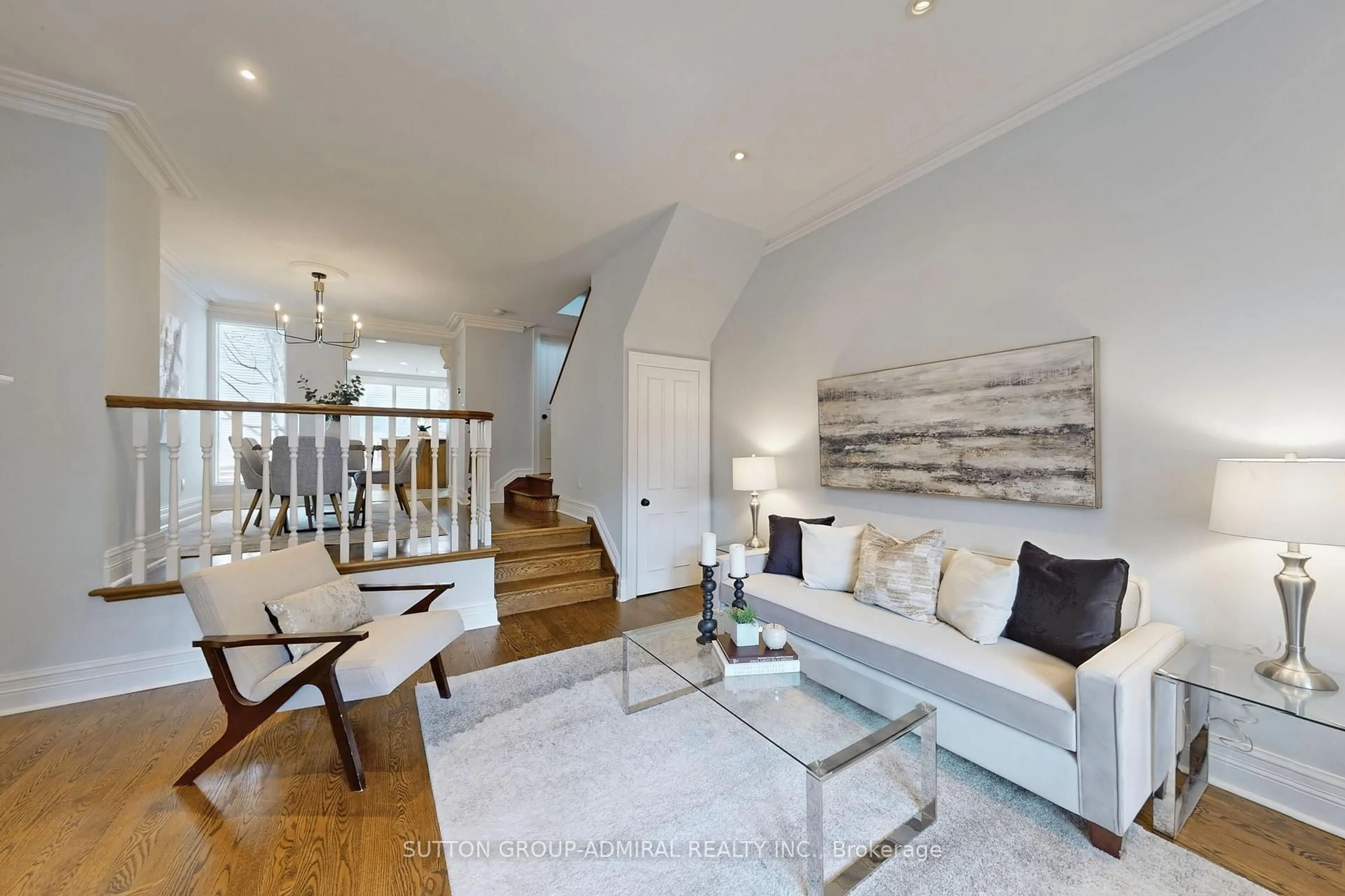 Living room with furniture, wood/laminate floor for 426 Wellesley St, Toronto Ontario M4X 1H7