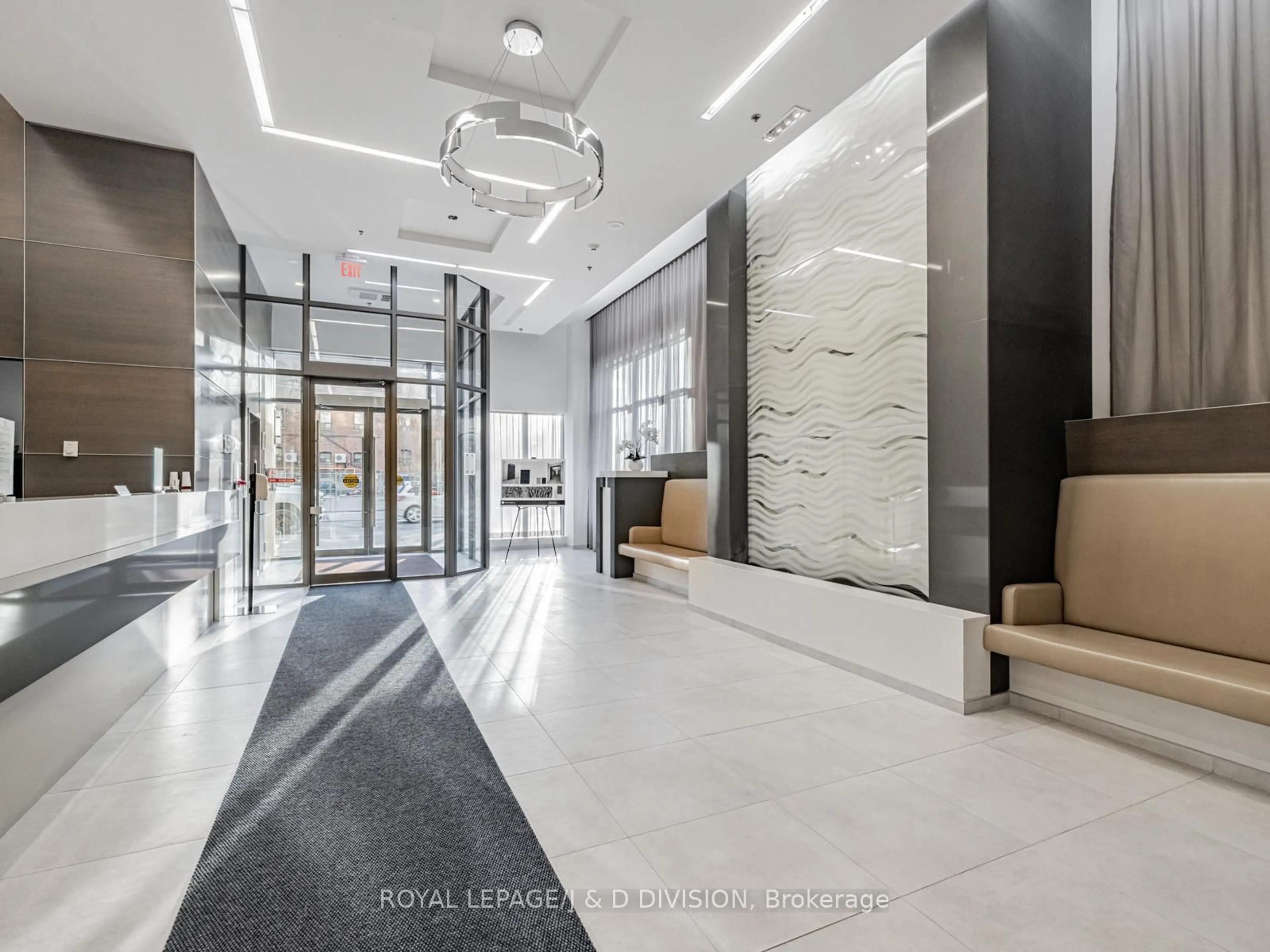 Indoor foyer for 530 St Clair Ave #1101, Toronto Ontario M6C 0A2