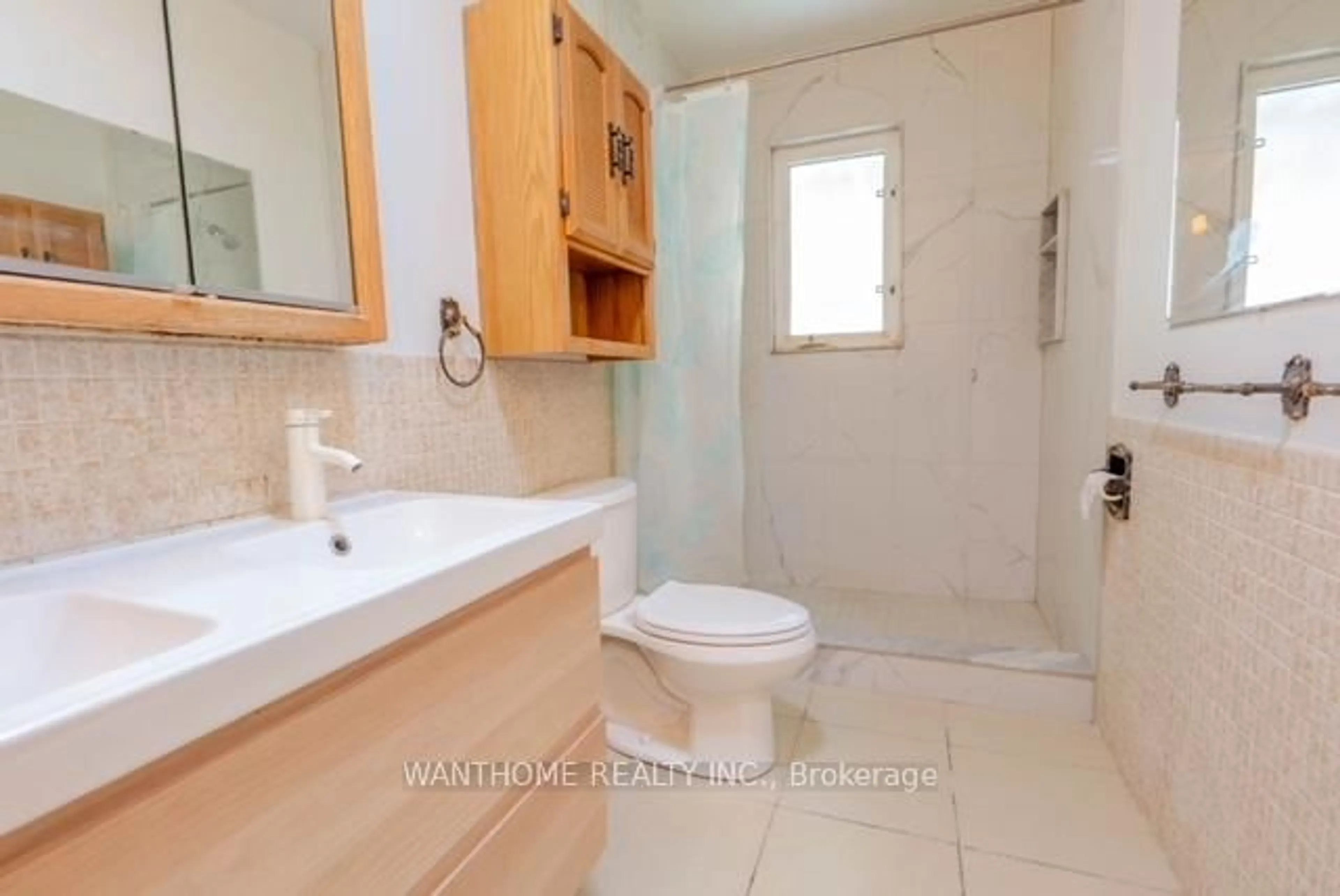 Standard bathroom, ceramic/tile floor for 89 Mcnicoll Ave, Toronto Ontario M2H 2B2