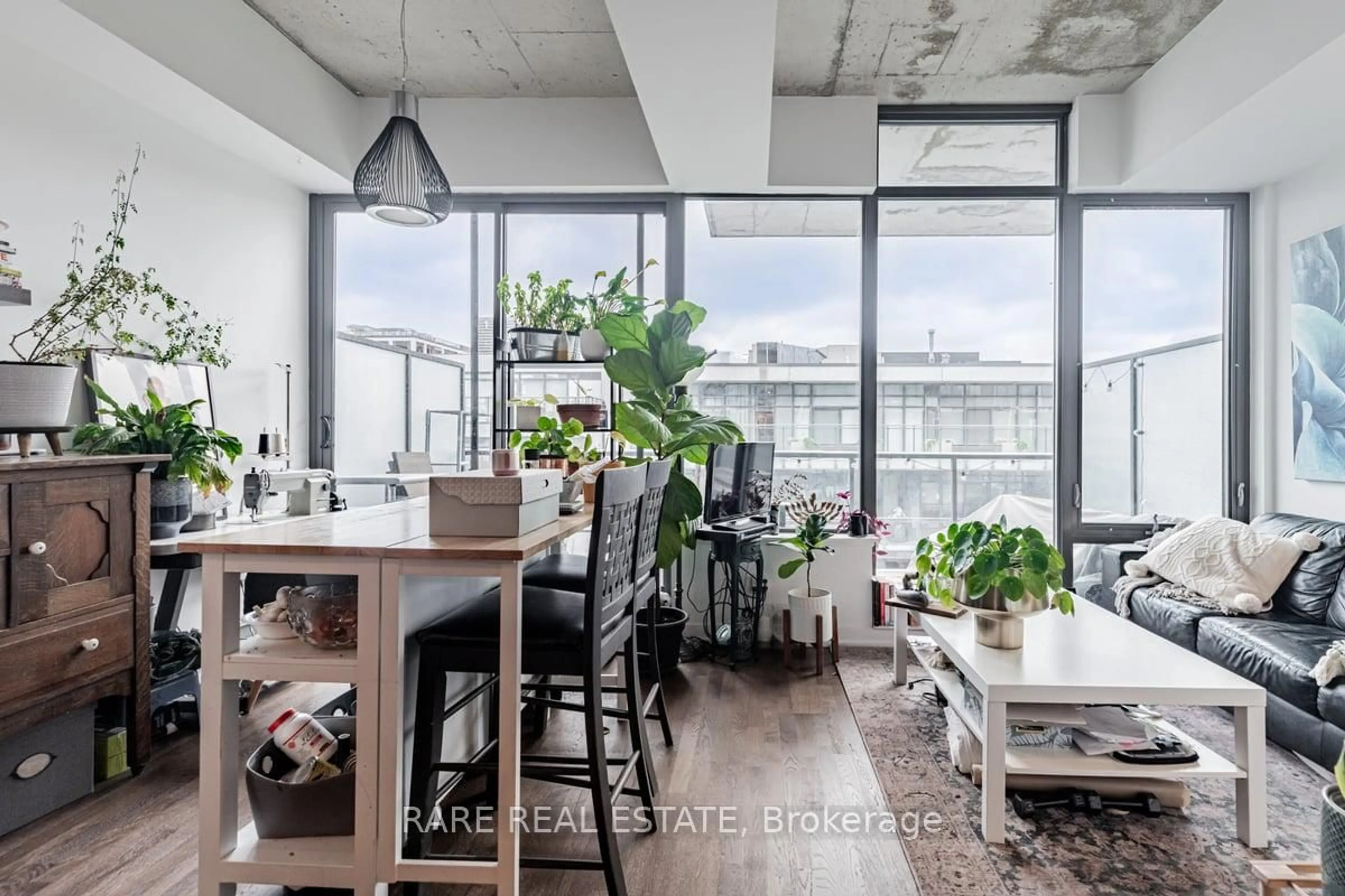 Open concept kitchen, unknown for 560 King St #1004, Toronto Ontario M5V 1M3
