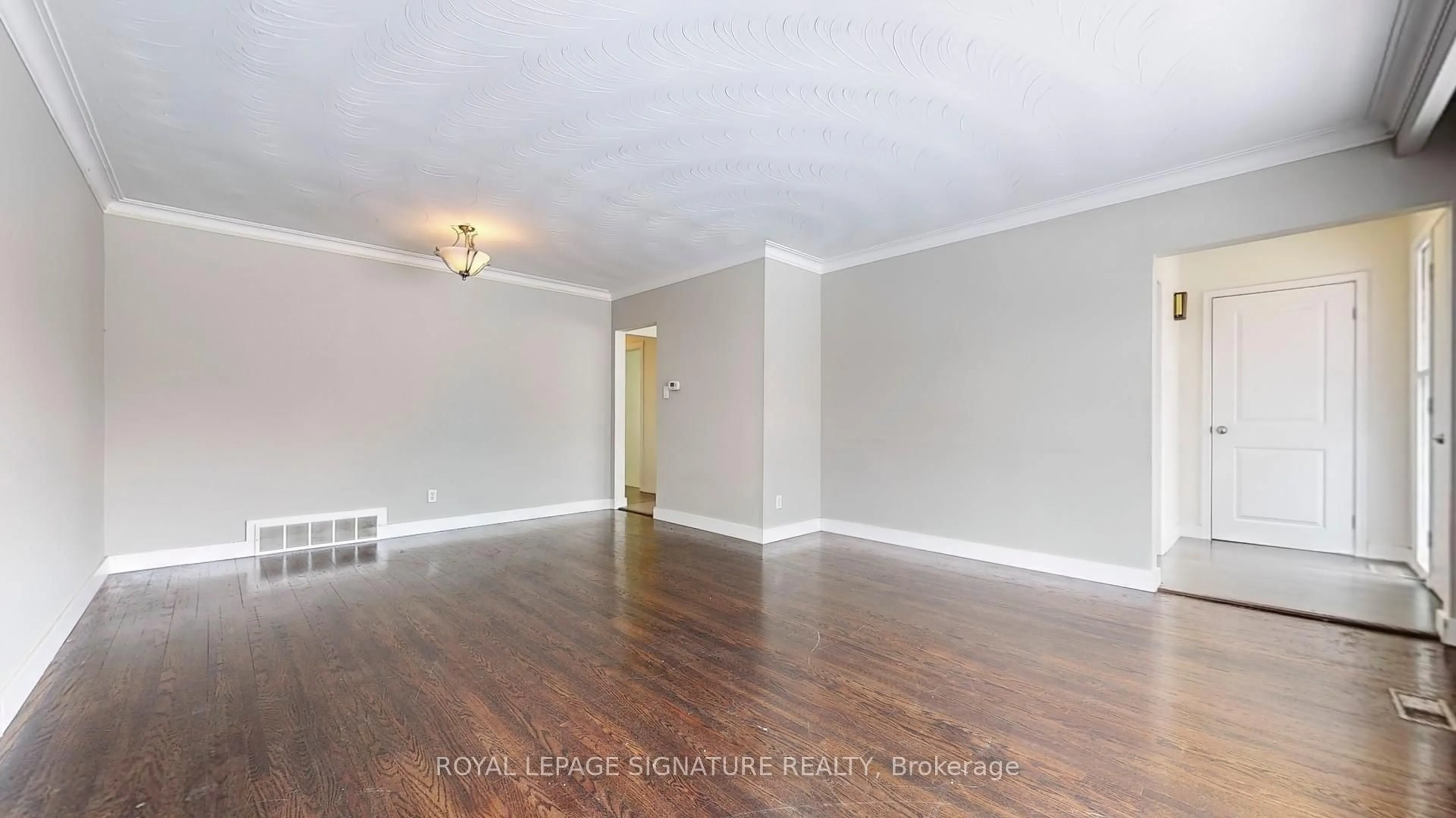 A pic of a room for 82 Northwood Dr, Toronto Ontario M2M 2K1