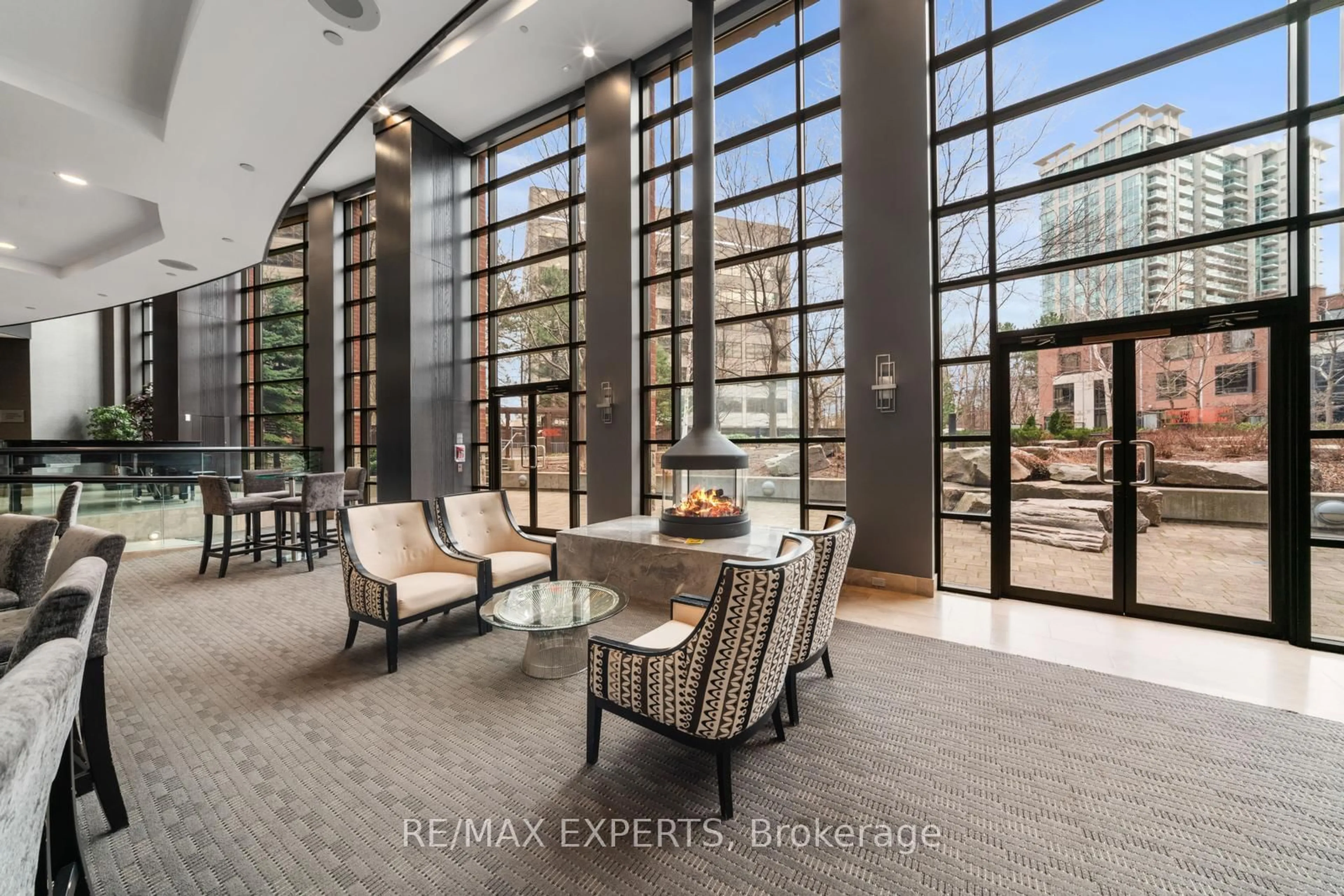 Indoor foyer for 33 Sheppard Ave #510, Toronto Ontario M2N 7K1