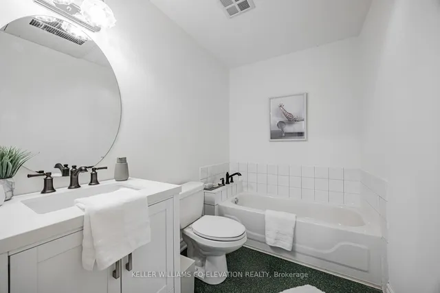 Additional property image - 20 Niagara St Unit 202