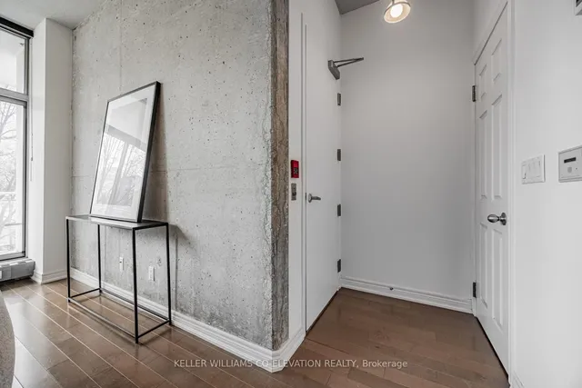 Additional property image - 20 Niagara St Unit 202