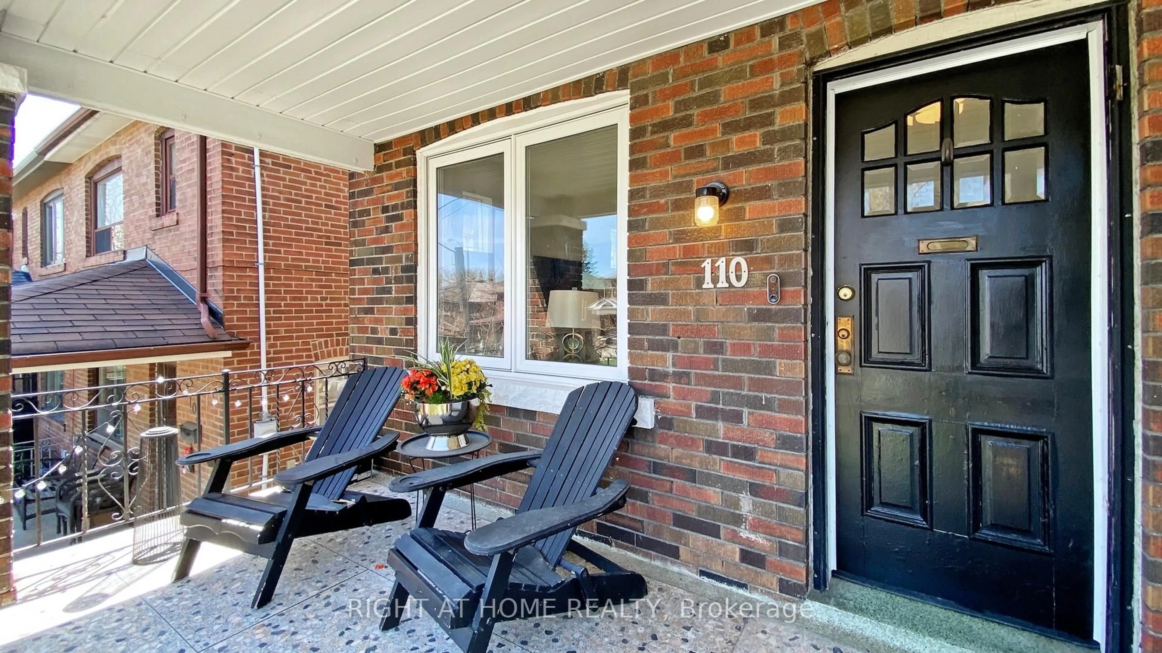 Patio, street for 110 Roseneath Gdns, Toronto Ontario M6C 3X6