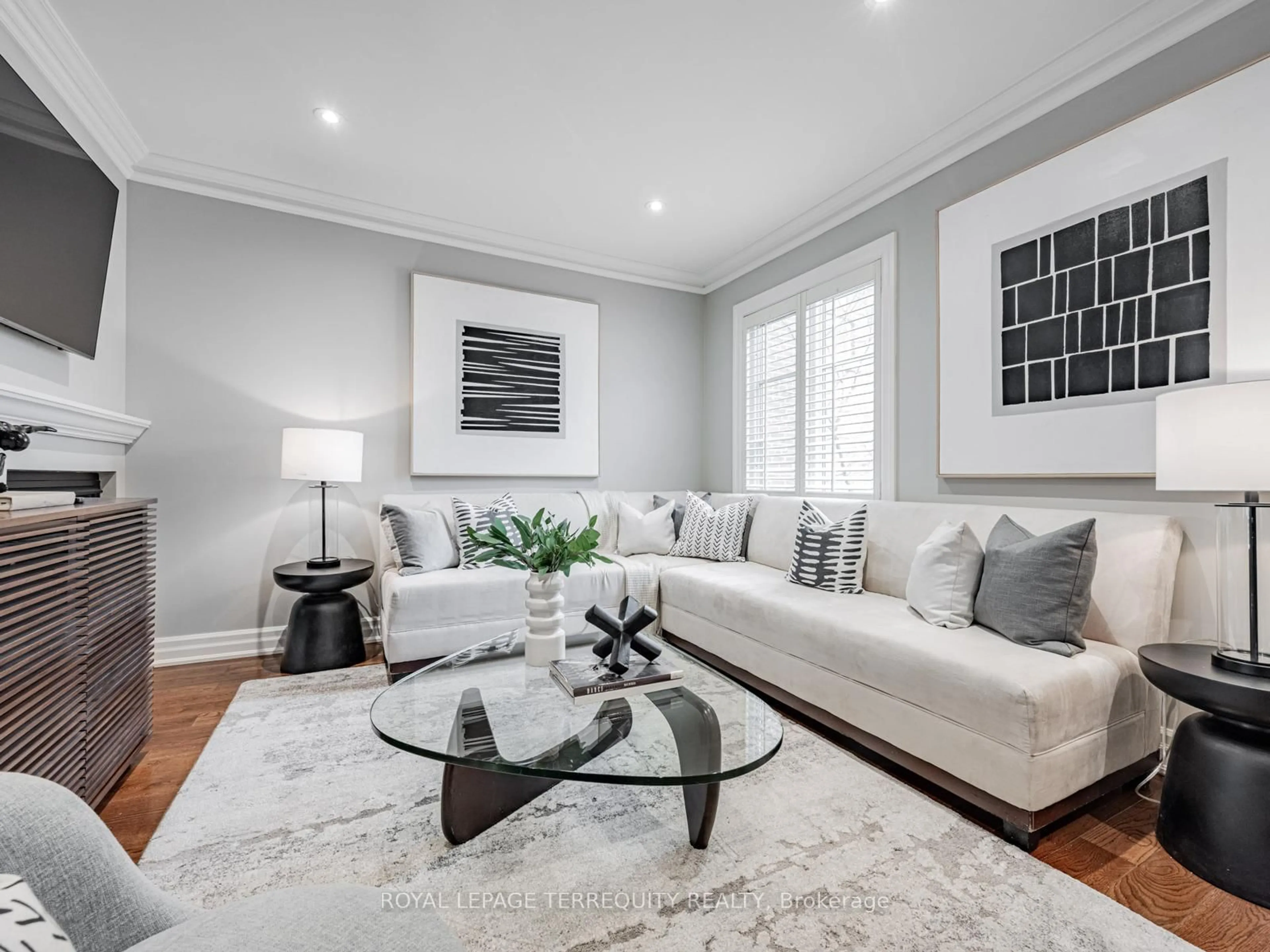 Living room with furniture, unknown for 32 Hendrick Ave, Toronto Ontario M6G 3S5