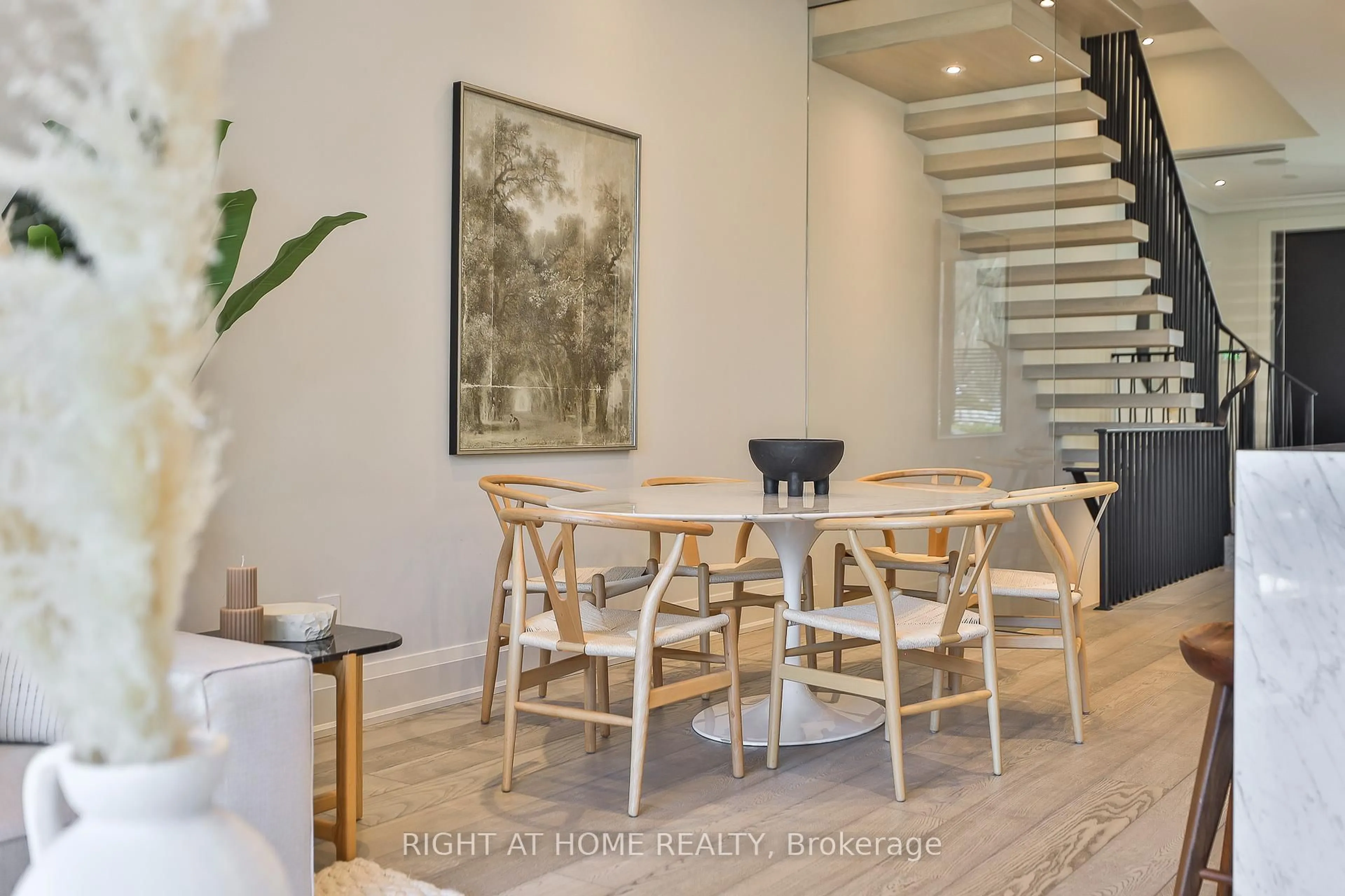 Dining room, wood/laminate floor for 363 Avenue Rd, Toronto Ontario M4V 0A9