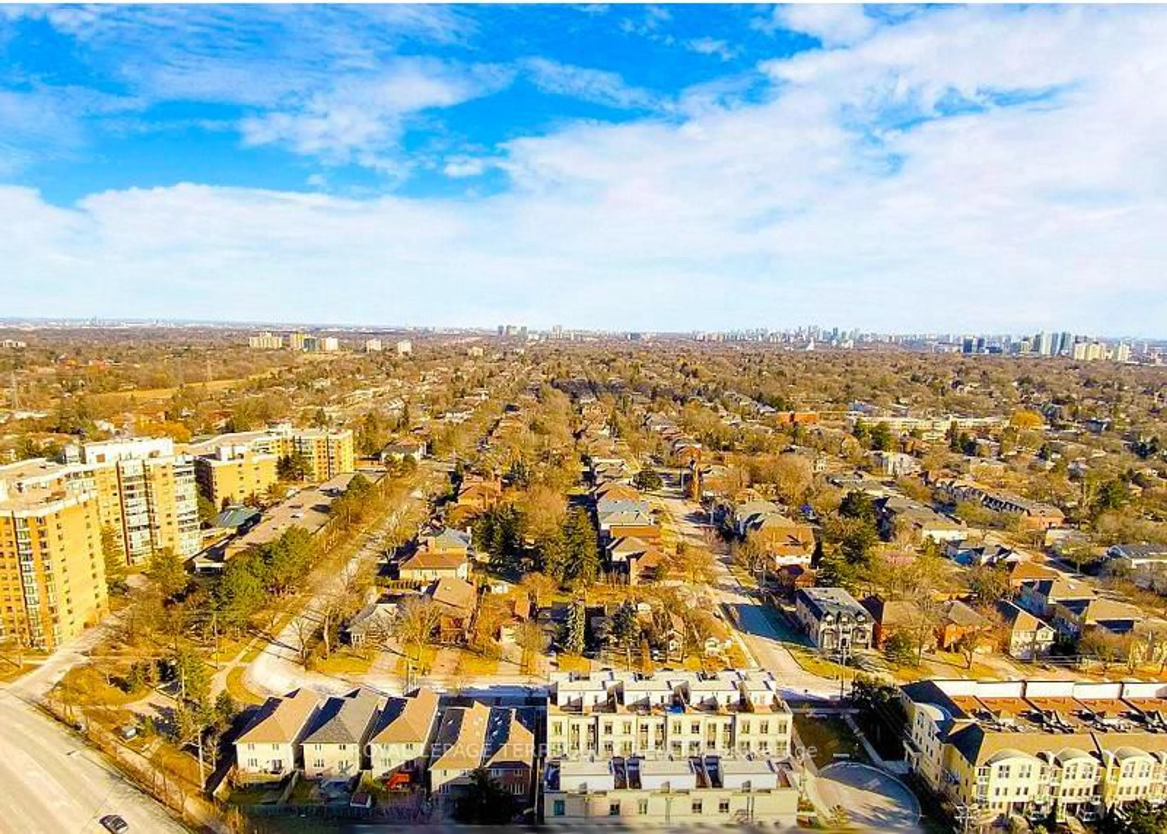 A pic from outside/outdoor area/front of a property/back of a property/a pic from drone, street for 18 Holmes Ave #1102, Toronto Ontario M2N 0E1
