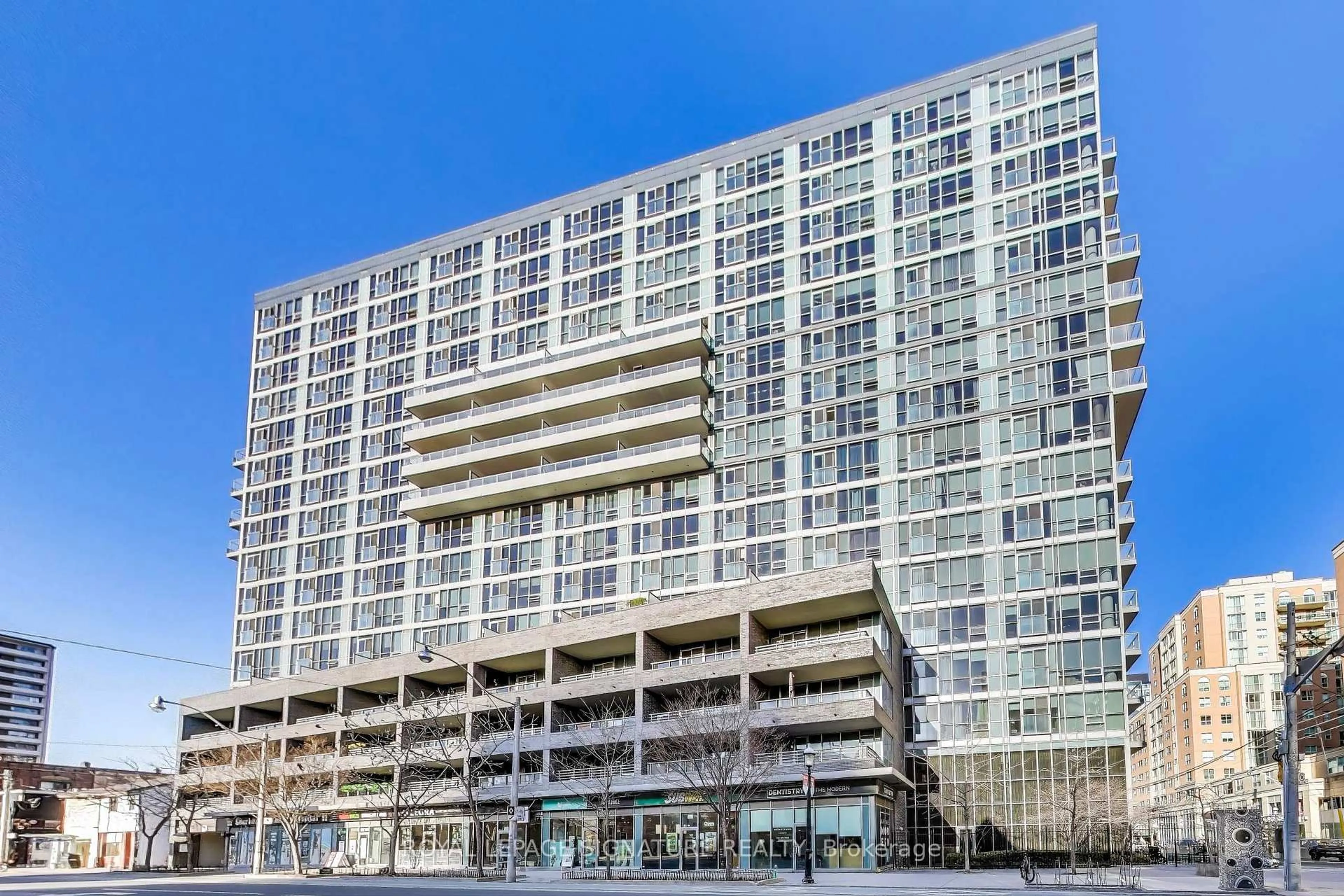Indoor foyer for 320 Richmond St #911, Toronto Ontario M5A 4S7