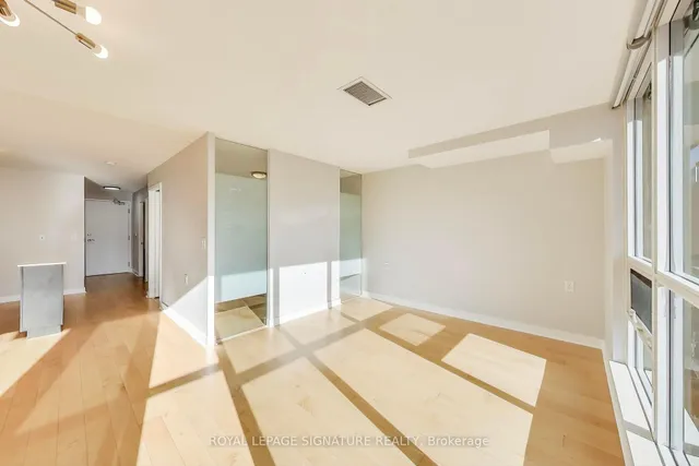 Additional property image - 320 Richmond St Unit 911