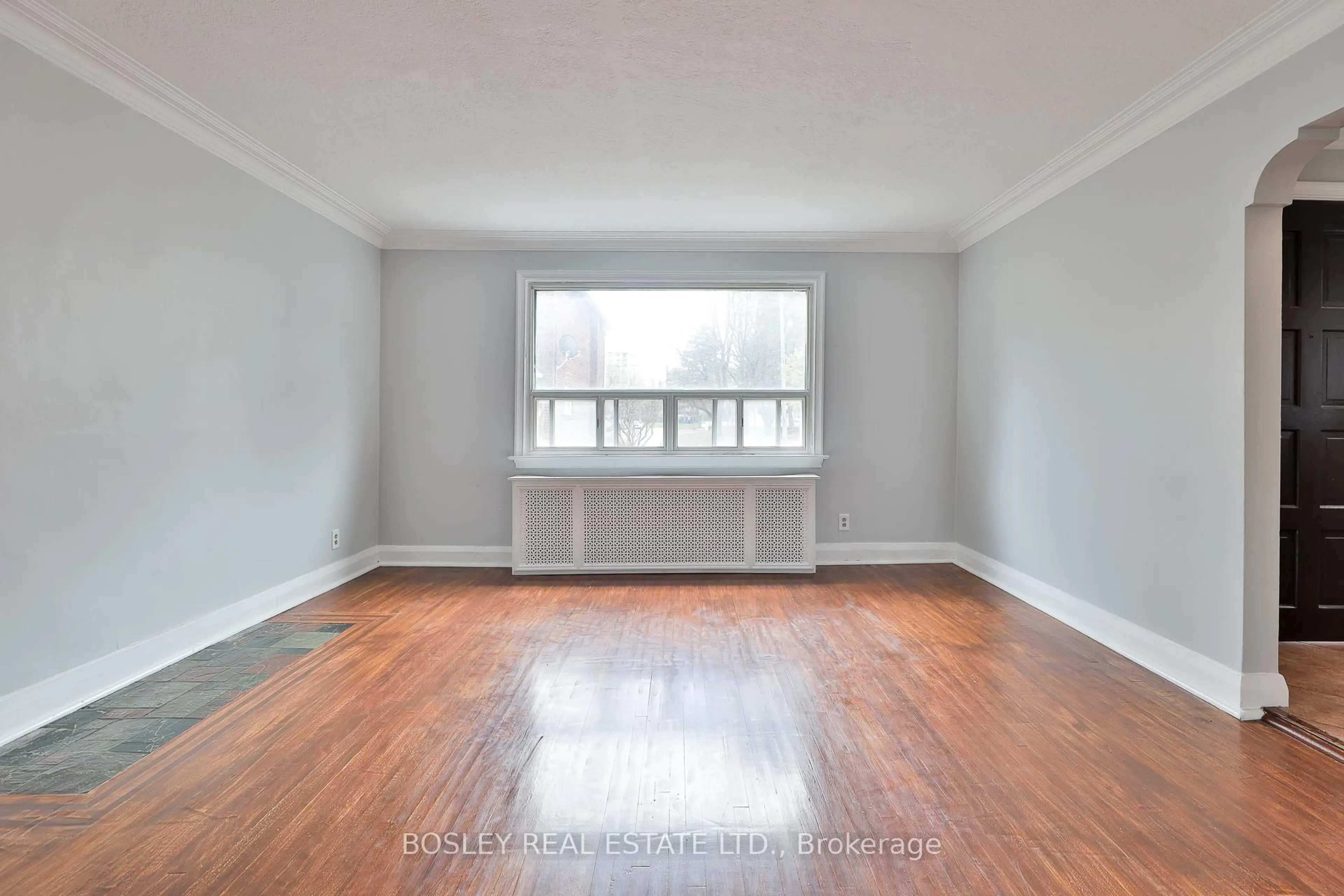 A pic of a room for 148 Davisville Ave, Toronto Ontario M4S 1E8