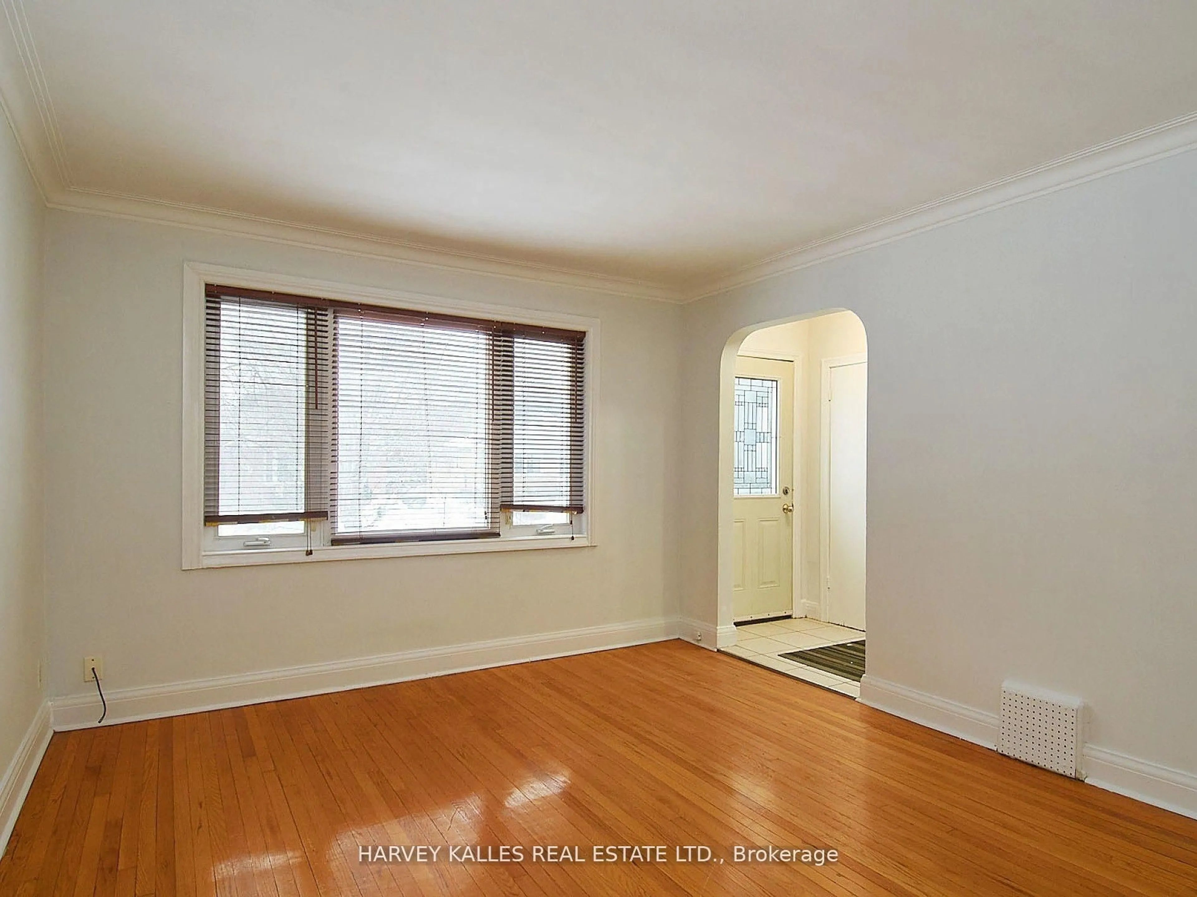 A pic of a room for 243 Johnston Ave, Toronto Ontario M2N 1H5