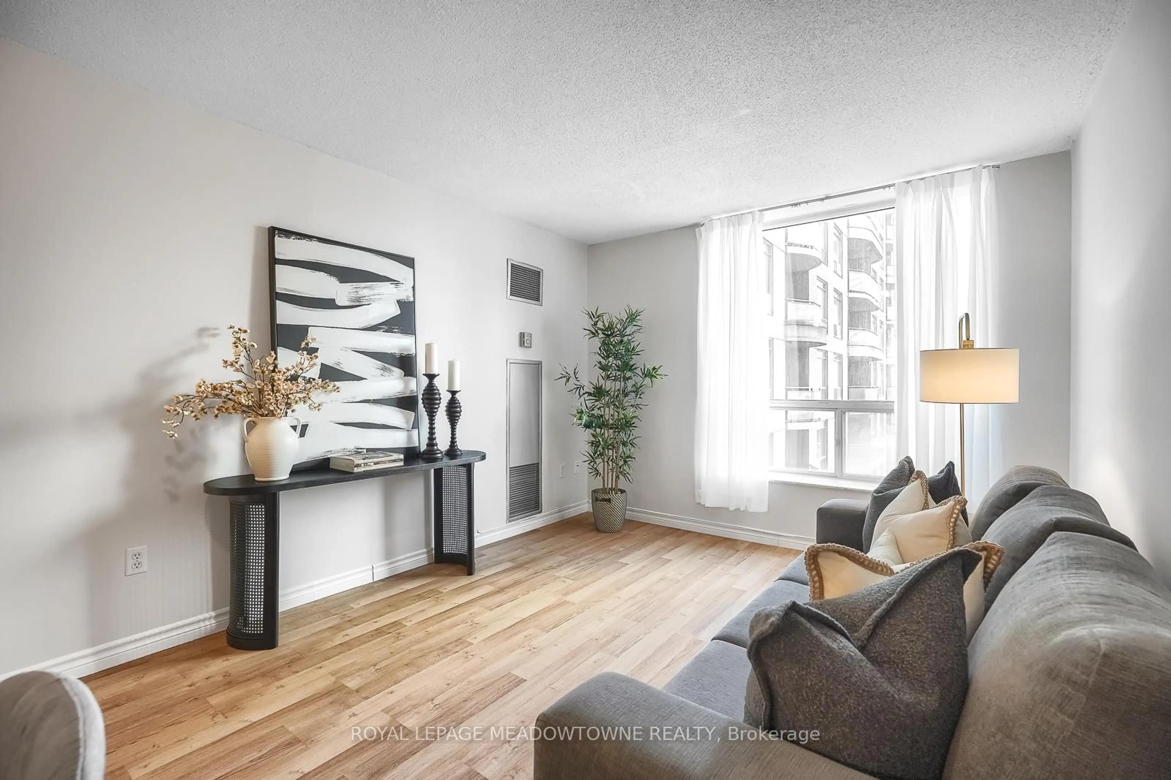 Living room with furniture, unknown for 18 Pemberton Ave #401, Toronto Ontario M2M 4K9