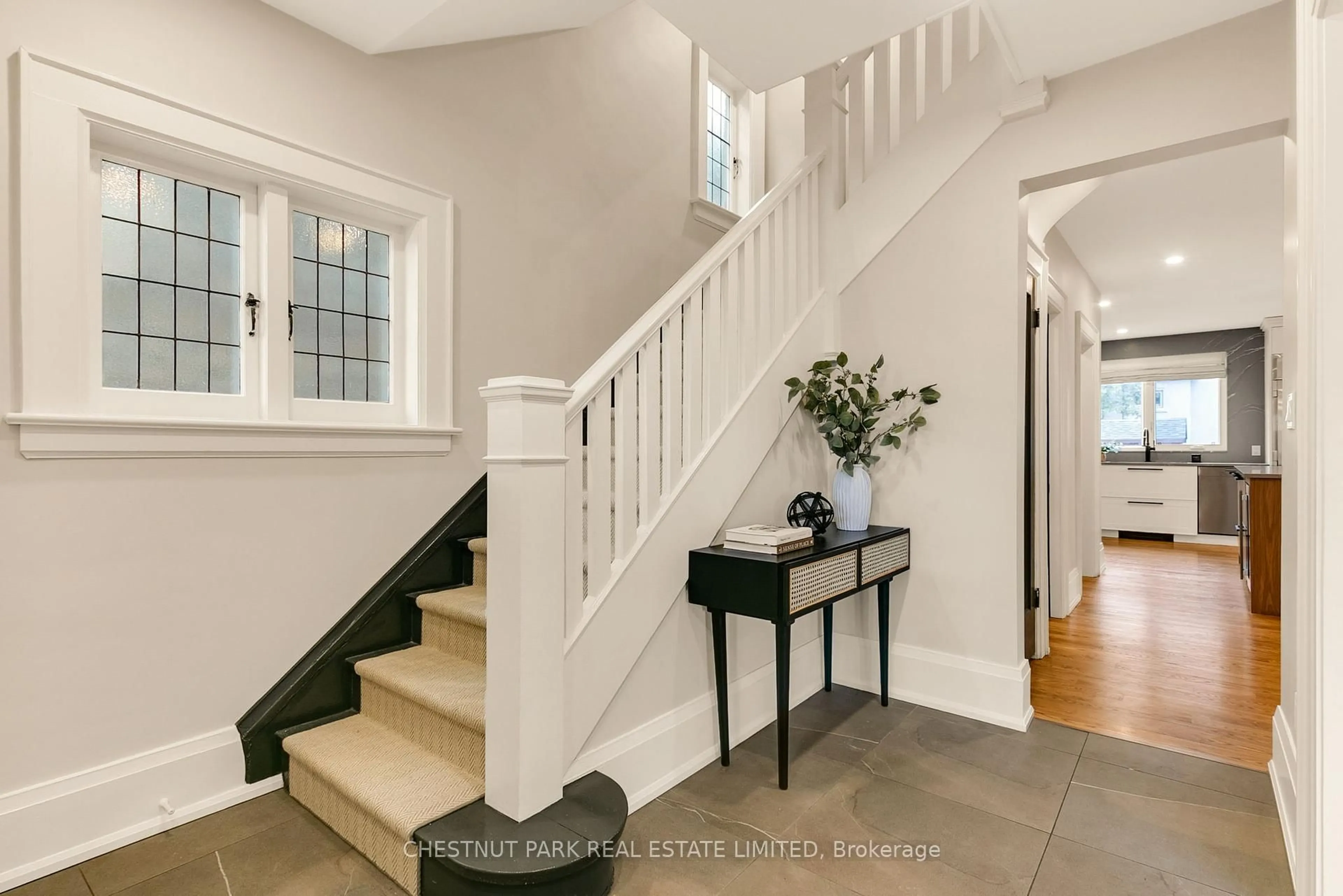 Indoor entryway for 119 Glenview Ave, Toronto Ontario M4R 1R2