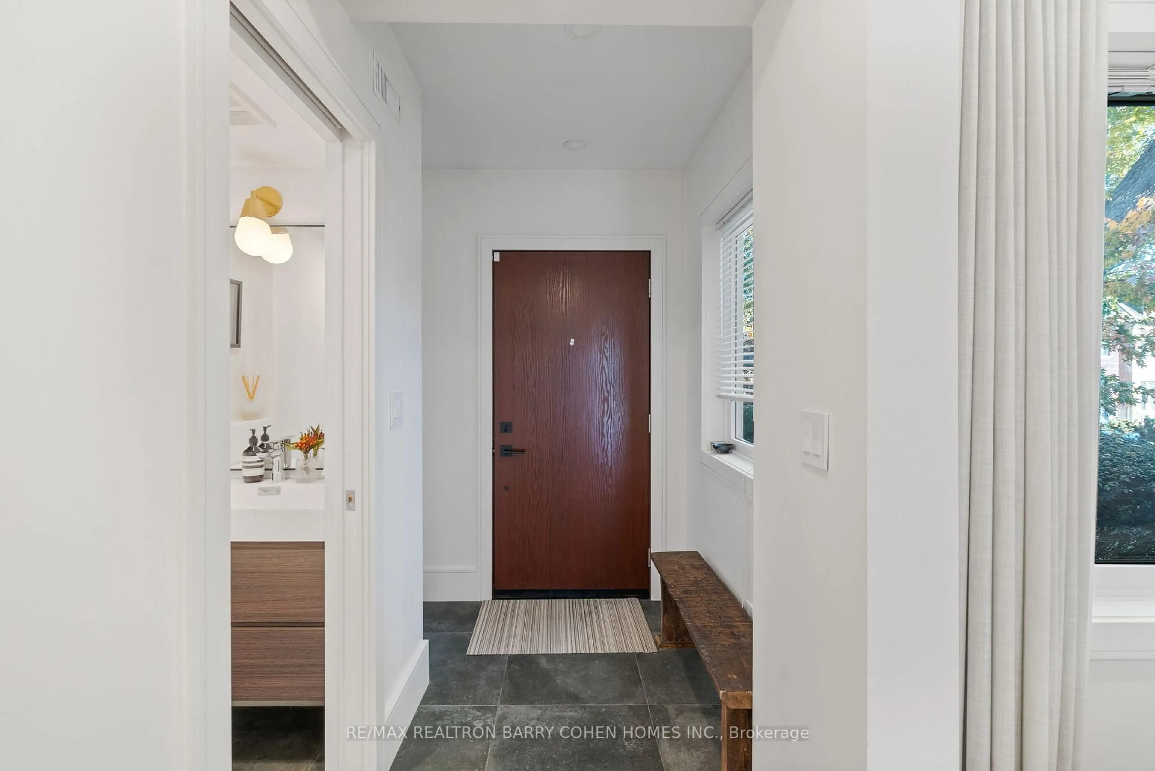 Indoor entryway for 341 Woburn Ave, Toronto Ontario M5M 1L3
