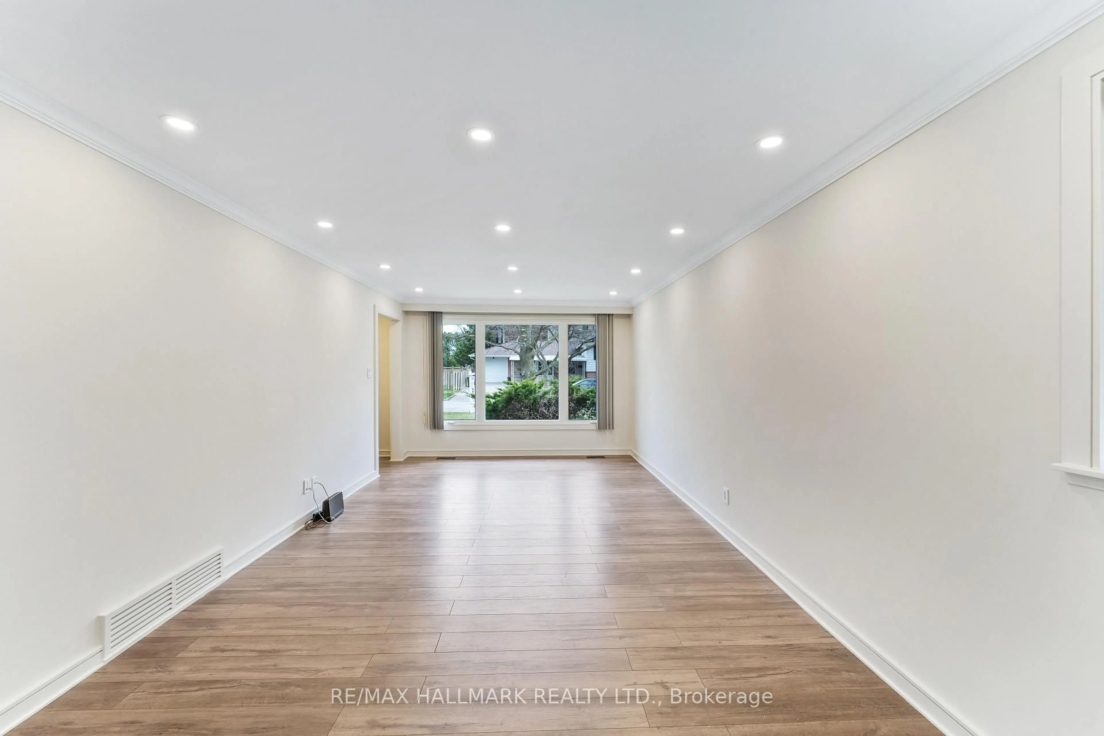 Unknown for 52 Drysdale Cres, Toronto Ontario M2H 1M8