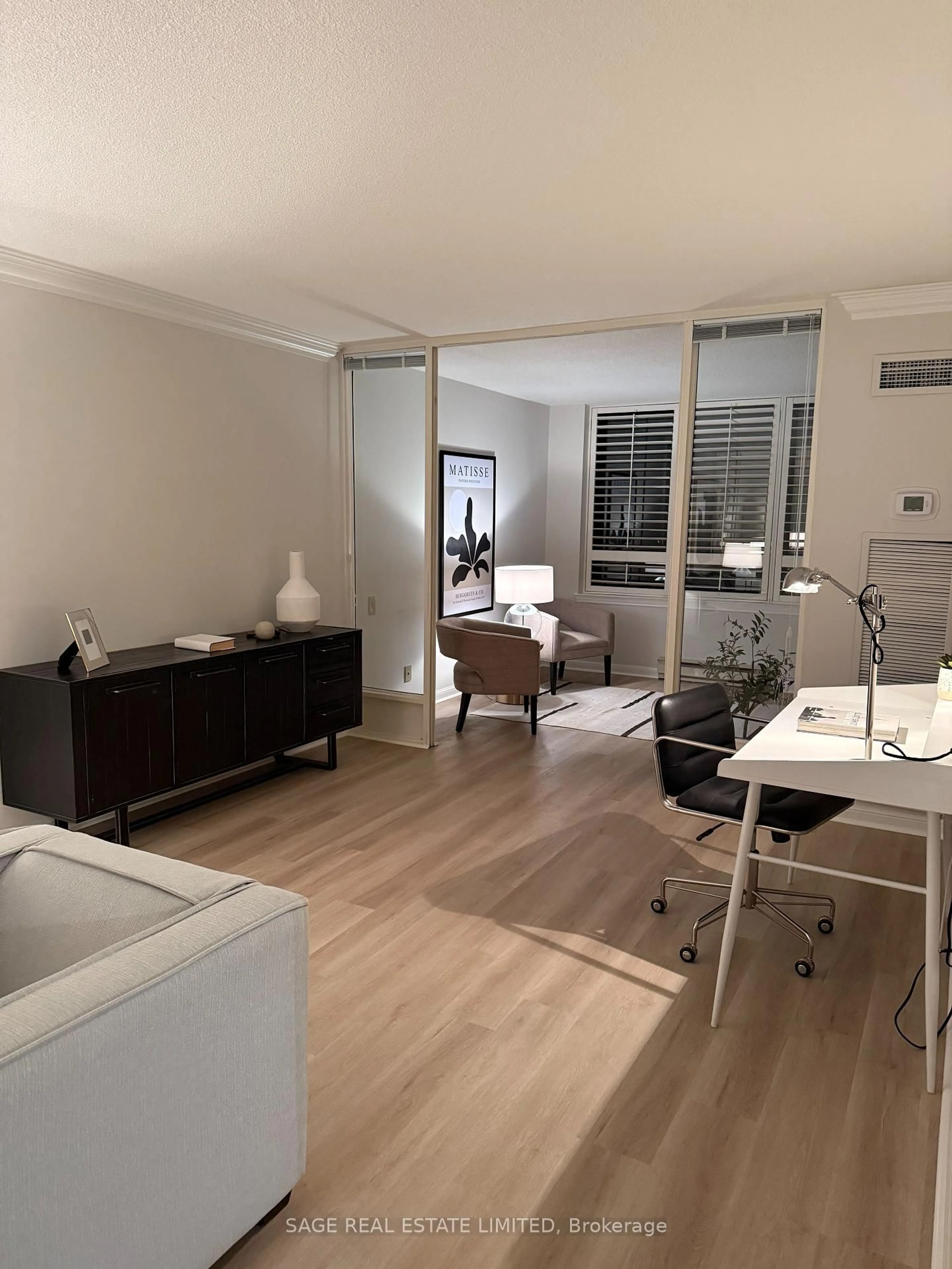A pic of a room for 2900 Yonge St #504, Toronto Ontario M4N 3N8