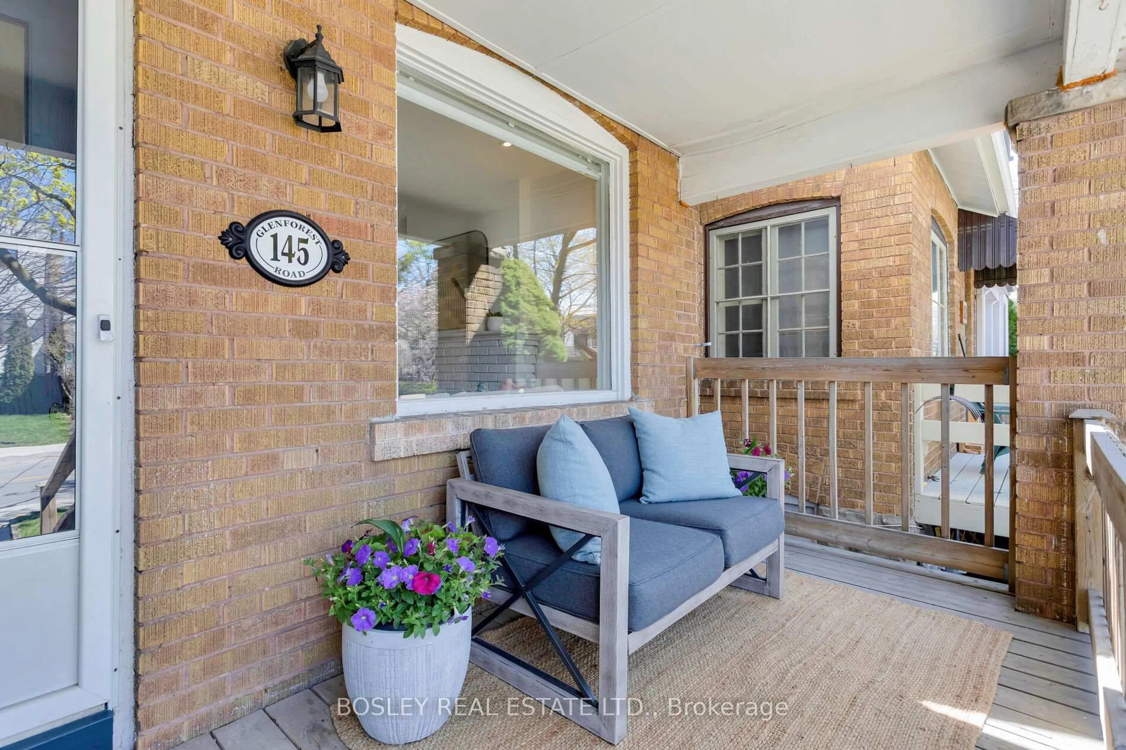 Patio, street for 145 Glenforest Rd, Toronto Ontario M4N 2A1