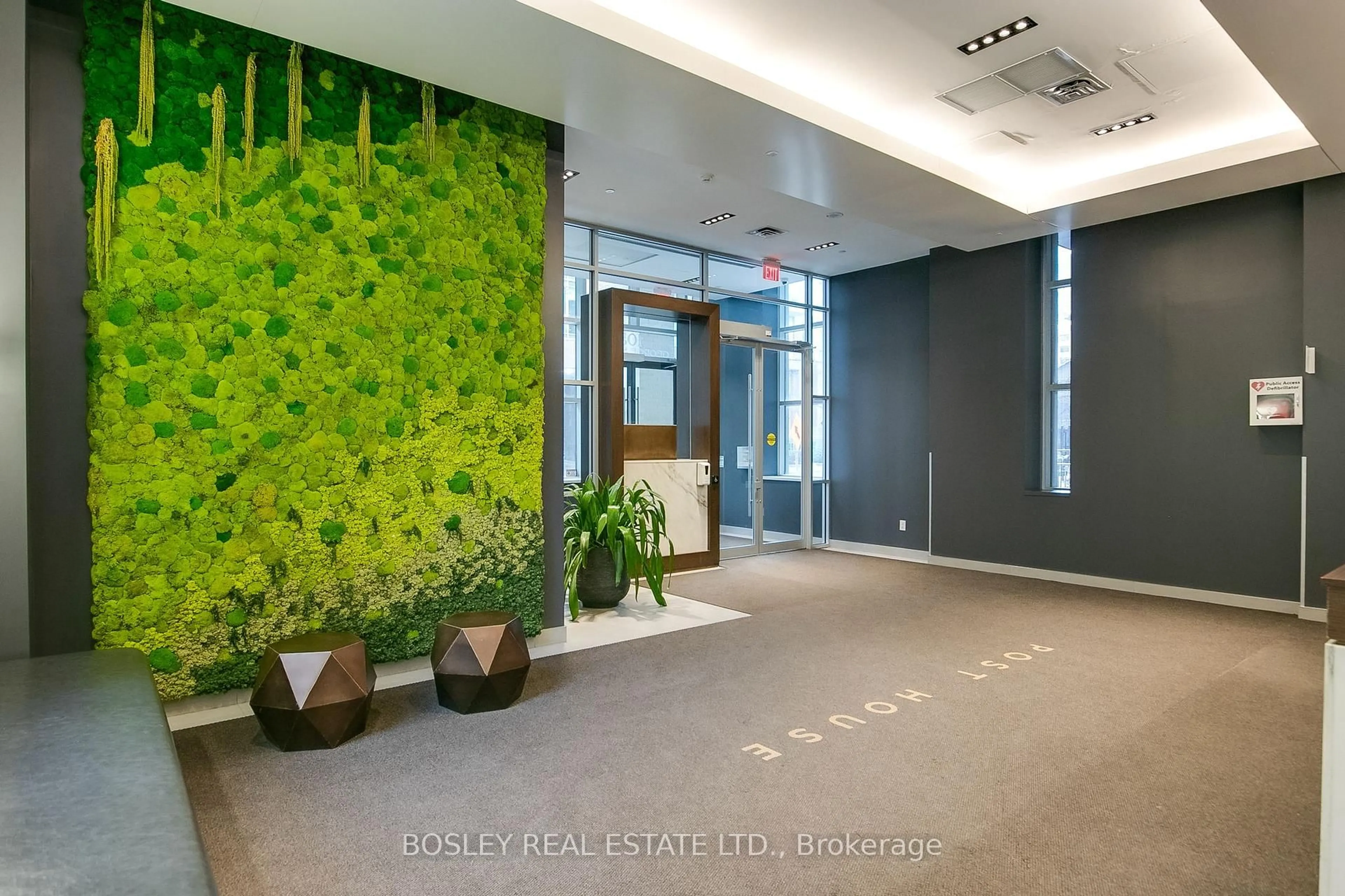 Indoor foyer for 105 George St #1404, Toronto Ontario M5A 0L4
