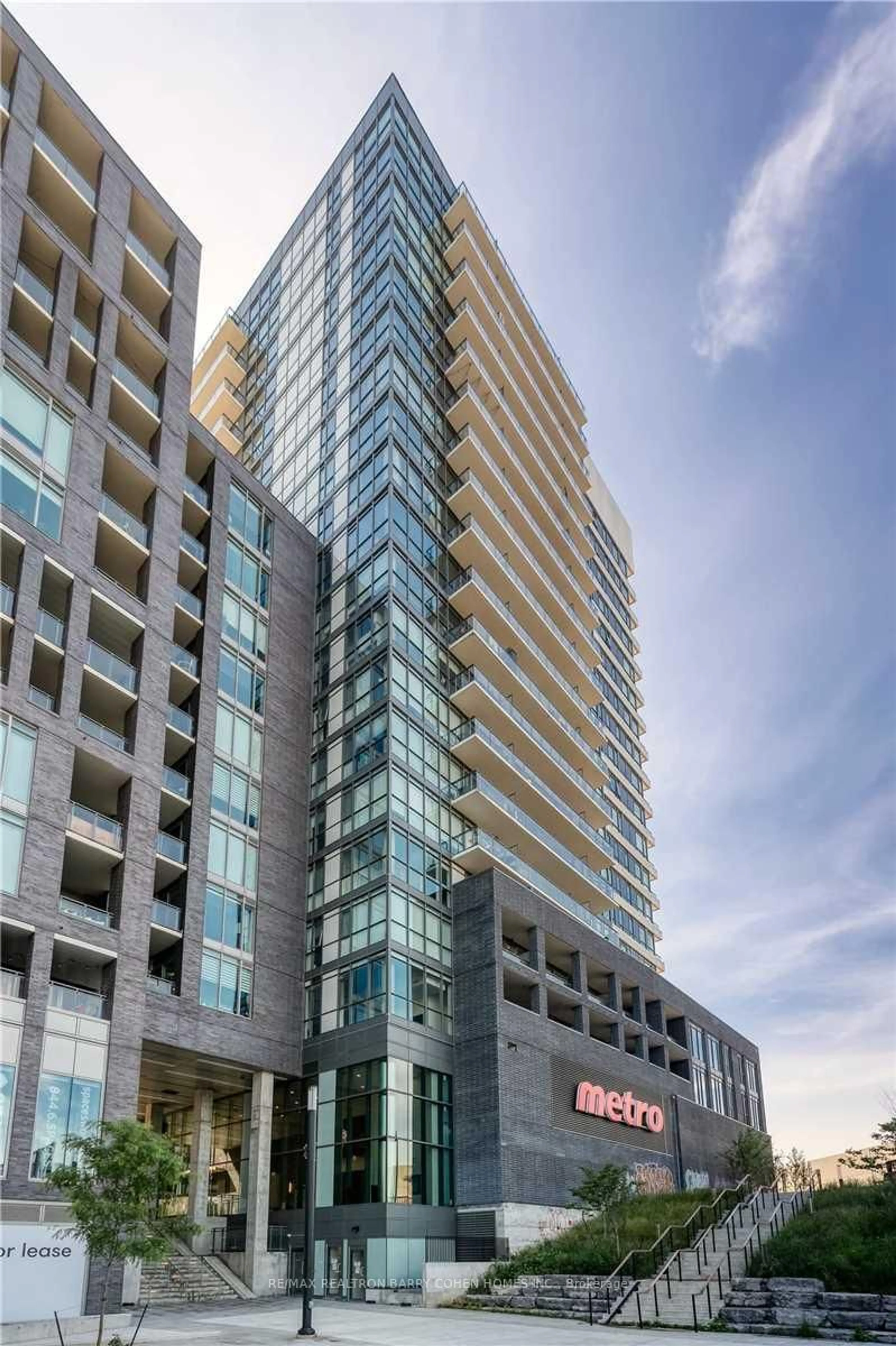 Indoor foyer for 20 Minowan Miikan Lane #2011, Toronto Ontario M6J 0E5