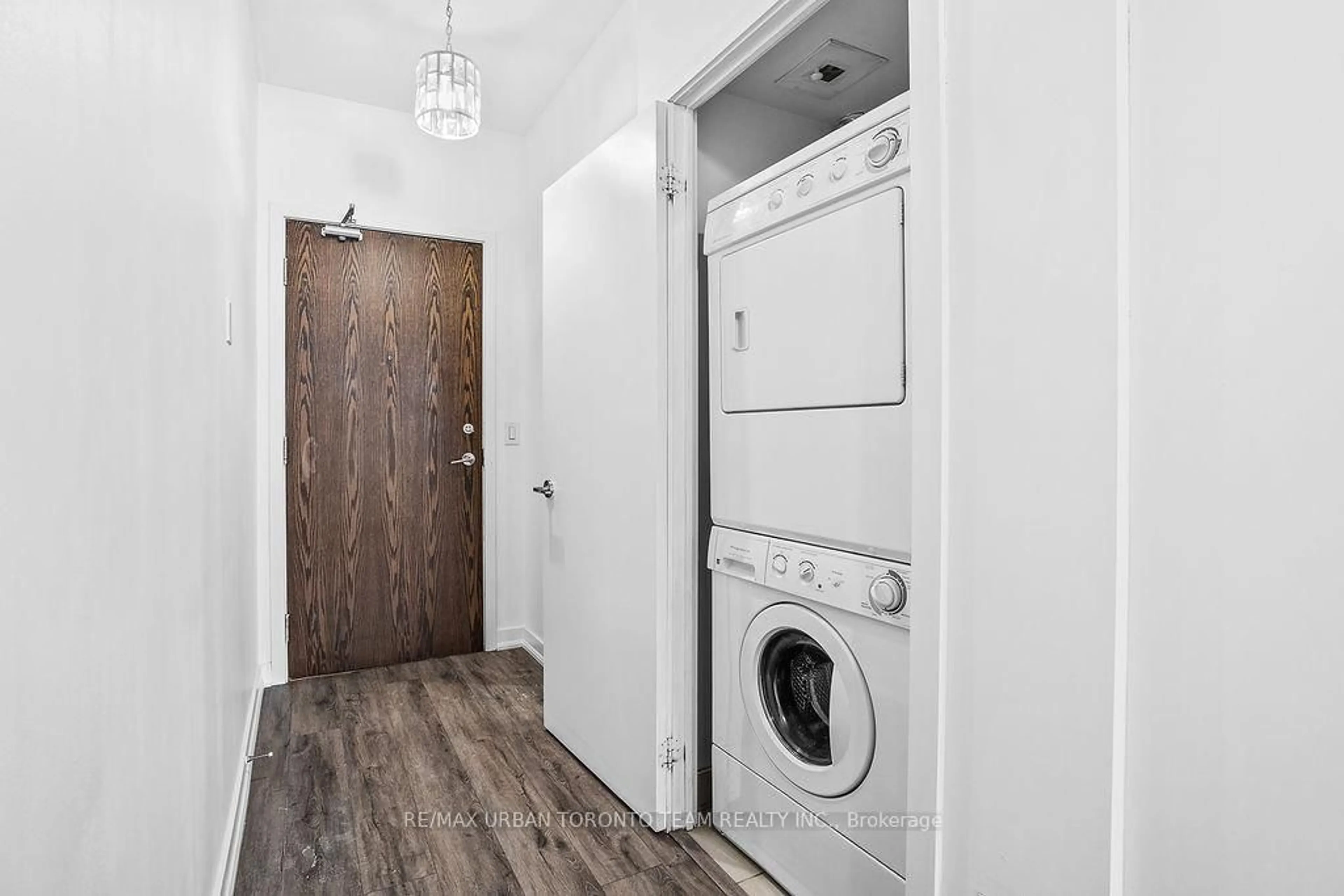 Laundry room for 260 Sackville St #514, Toronto Ontario M5A 0B3