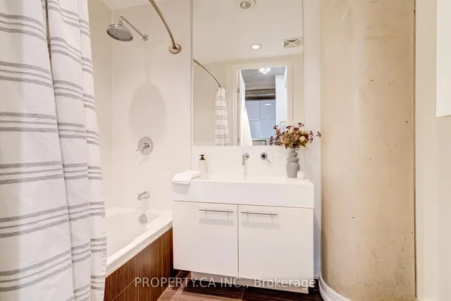 Additional property image - 66 Portland St Unit 210
