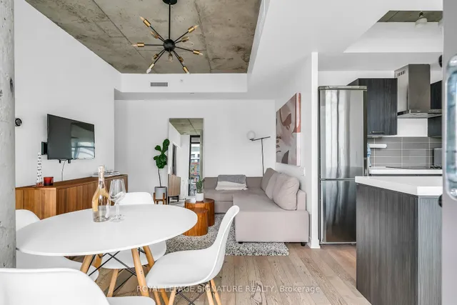 Additional property image - 461 Adelaide St Unit 916