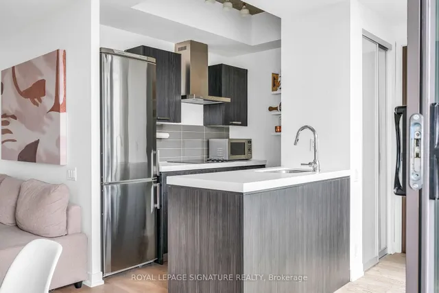 Additional property image - 461 Adelaide St Unit 916