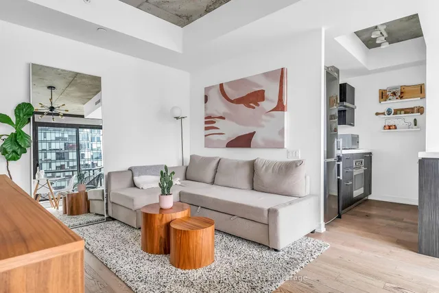 Additional property image - 461 Adelaide St Unit 916