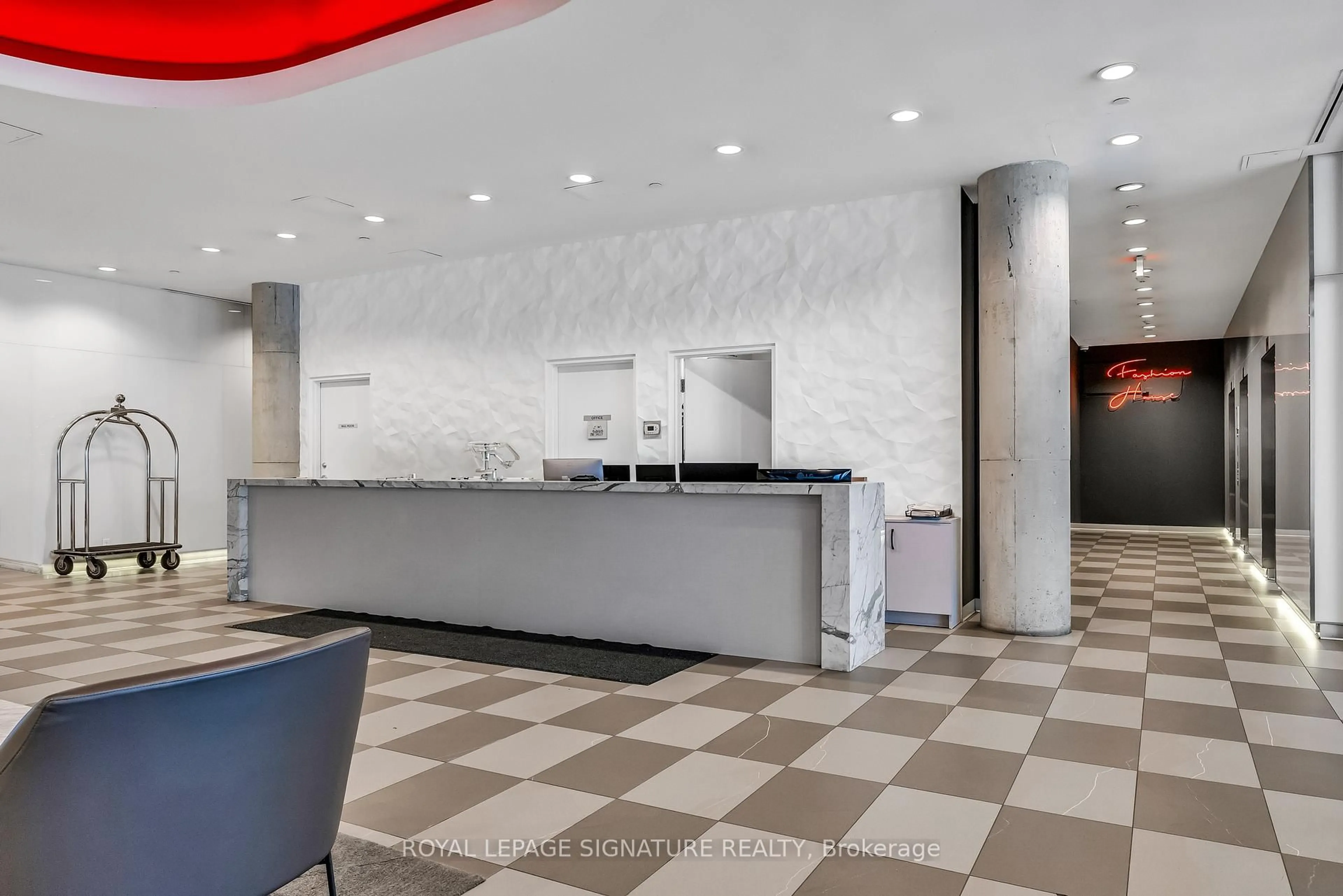 Lobby for 461 Adelaide St #916, Toronto Ontario M5V 0L6