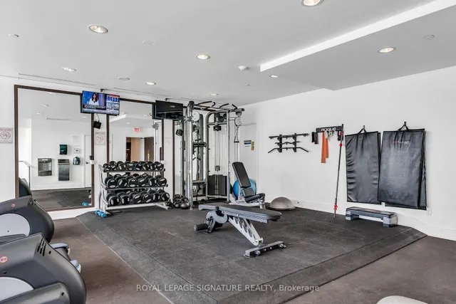 Additional property image - 461 Adelaide St Unit 916
