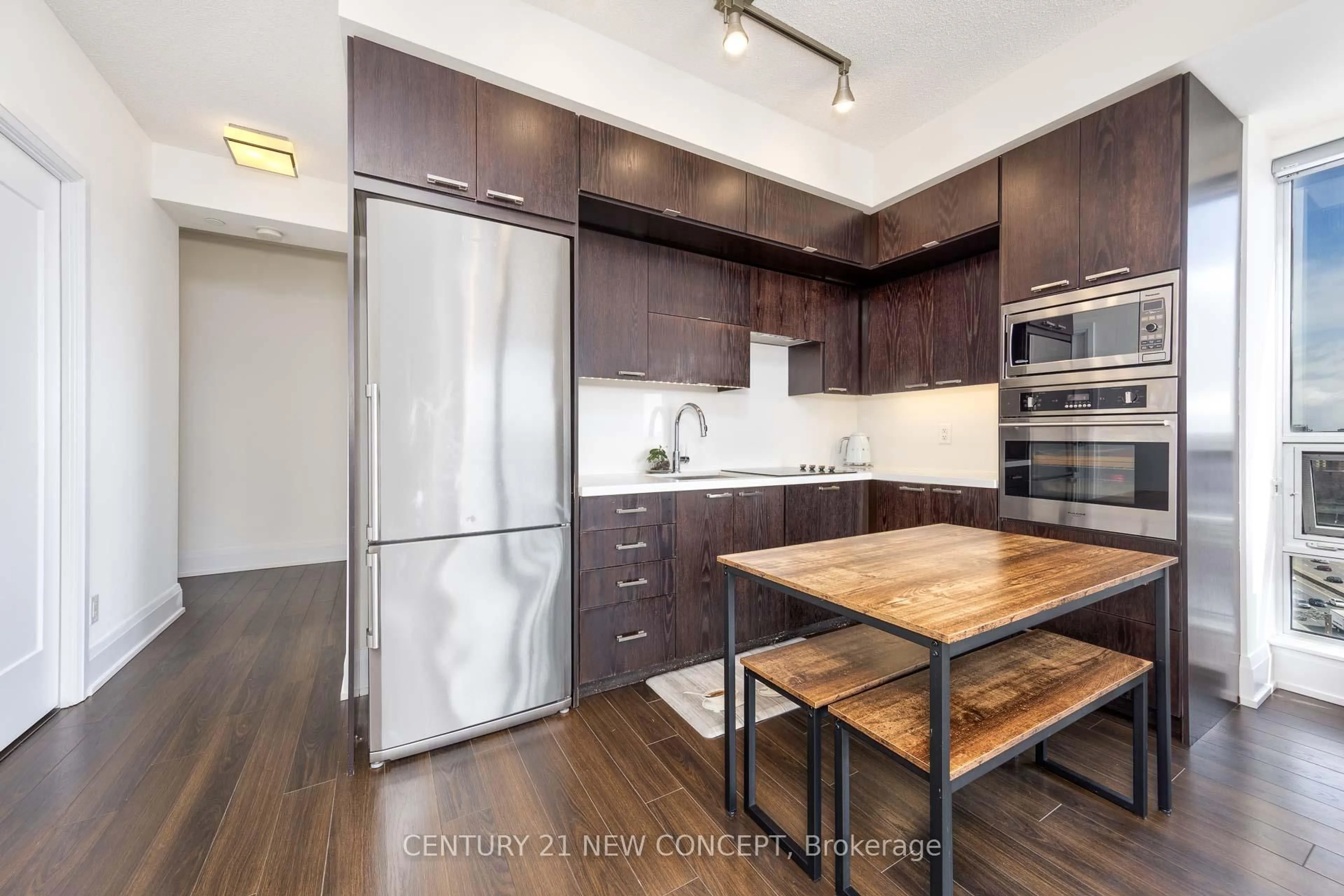 Standard kitchen, wood/laminate floor for 120 Harrison Gardens Blvd #1306, Toronto Ontario M2N 0H1