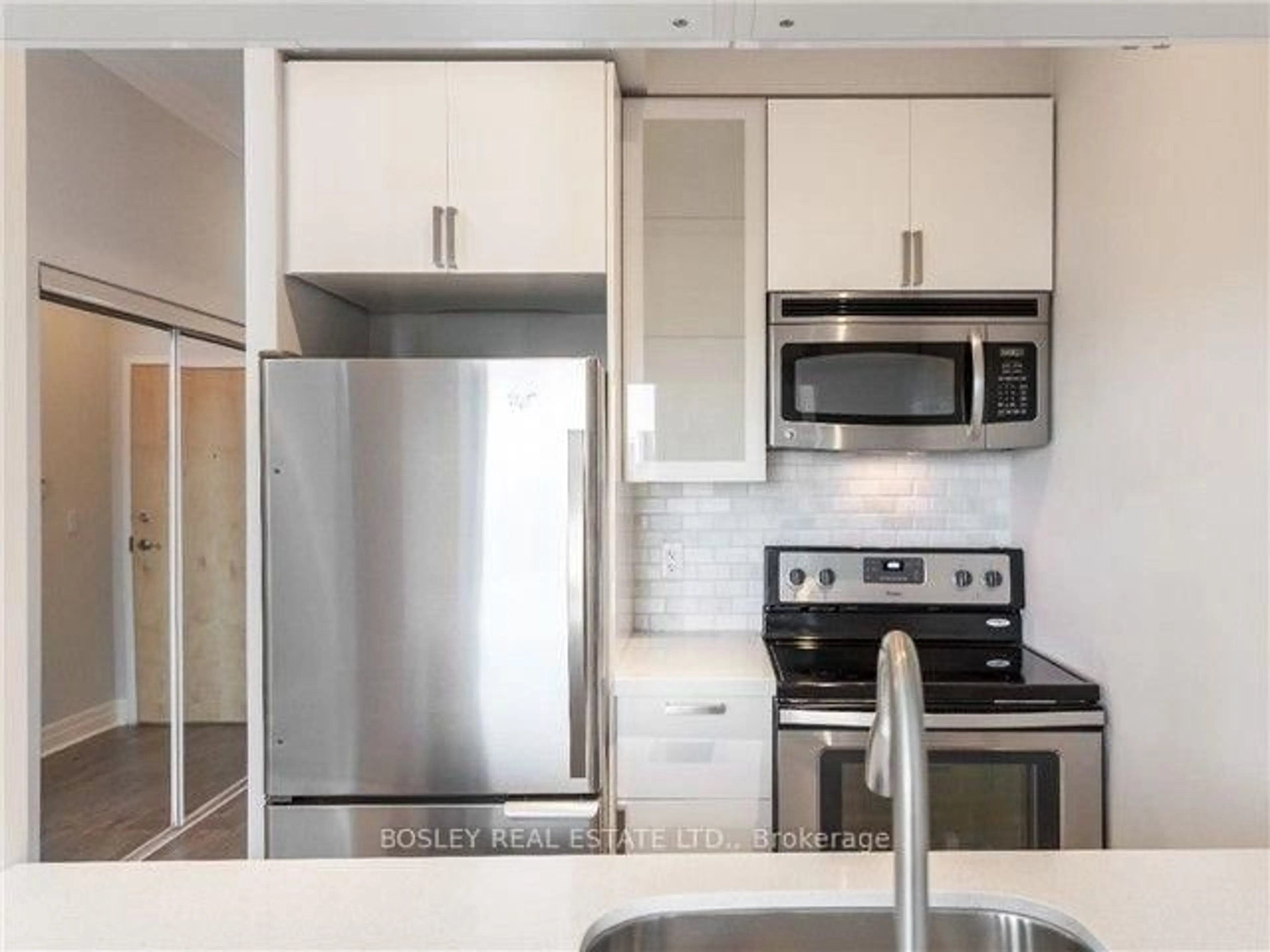 Standard kitchen, unknown for 8 Scollard St #PH206, Toronto Ontario M5R 1M2