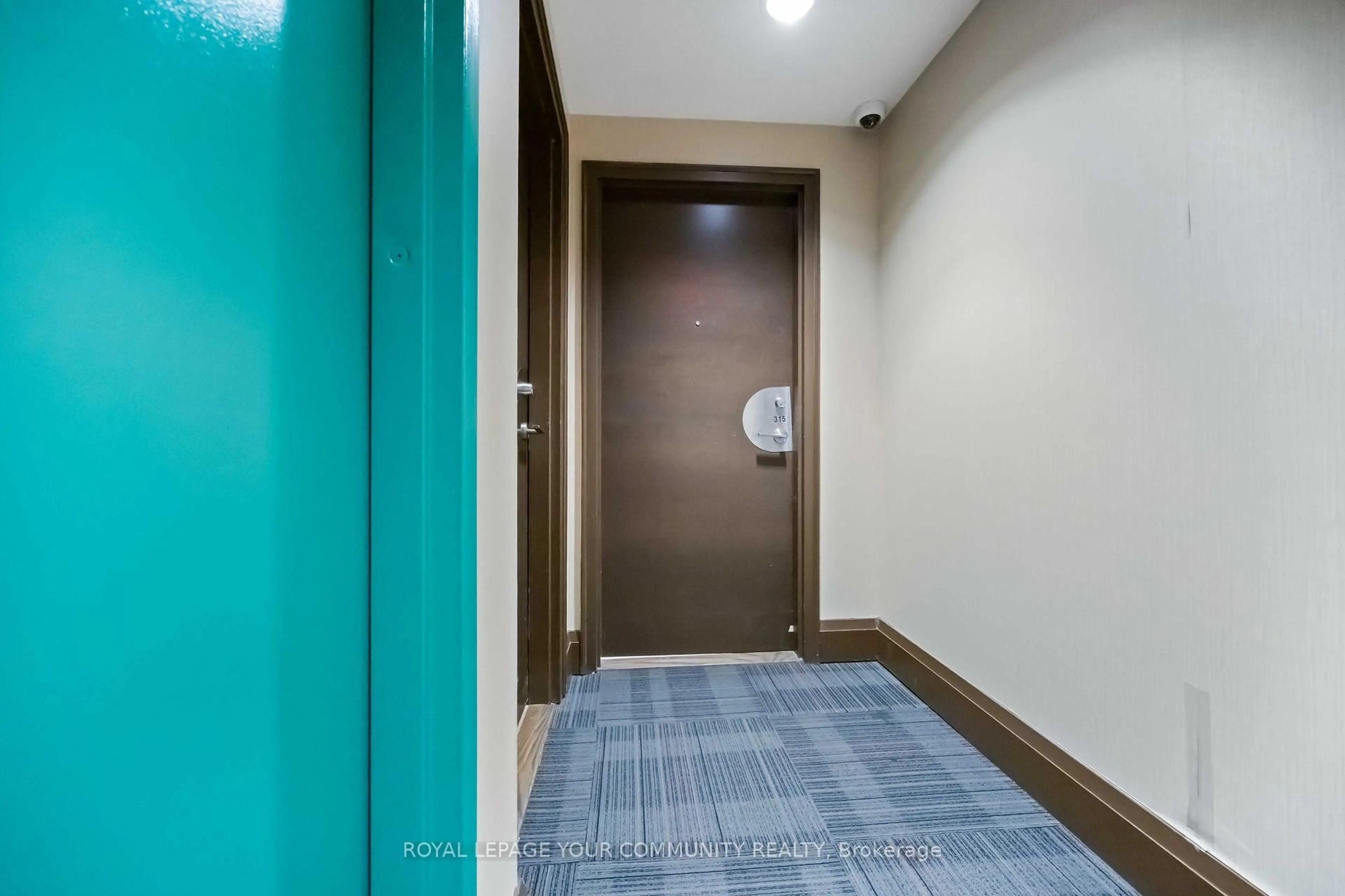 Indoor foyer for 222 Finch Ave #315, Toronto Ontario M2R 1M6
