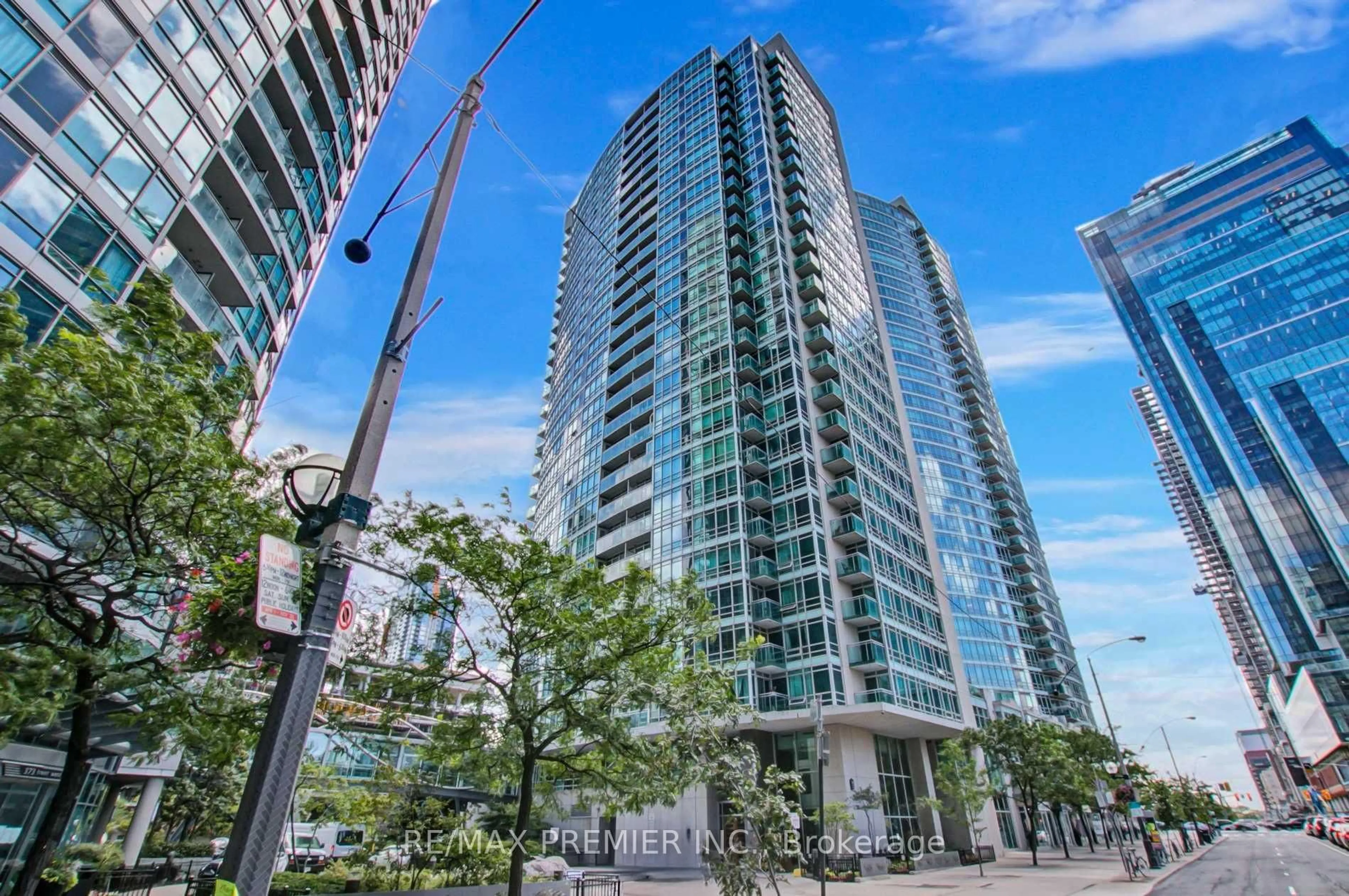 Patio, unknown for 381 Front St #1105, Toronto Ontario M5V 3R8
