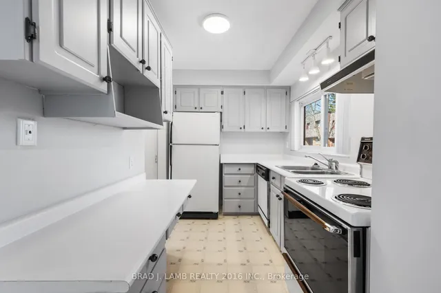 Additional image 7 of 70 Castlebury Cres Unit 8