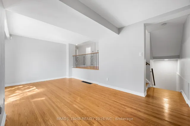 Additional image 14 of 70 Castlebury Cres Unit 8