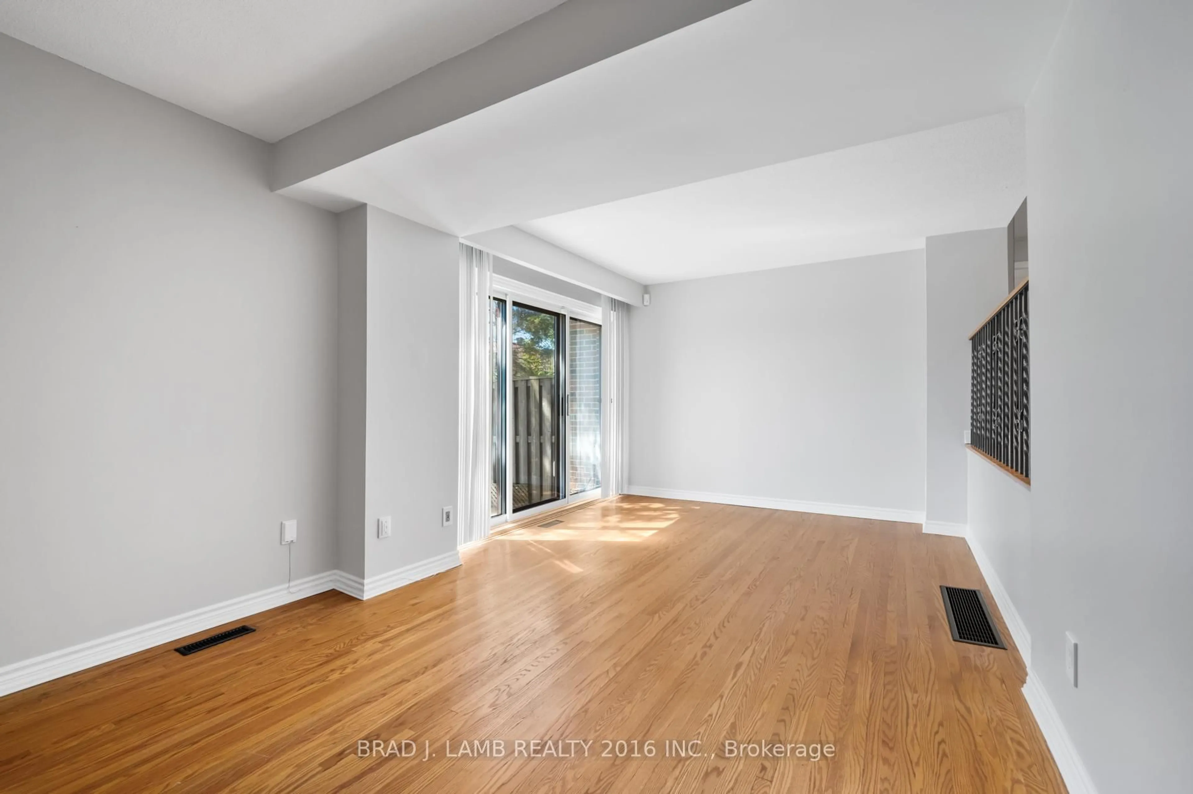 Unknown for 70 Castlebury Cres #8, Toronto Ontario M2H 1W8