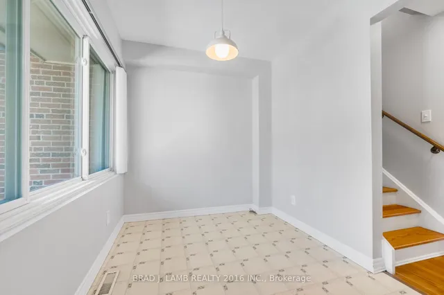 Additional image 10 of 70 Castlebury Cres Unit 8
