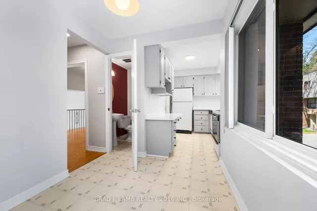 Additional image 8 of 70 Castlebury Cres Unit 8