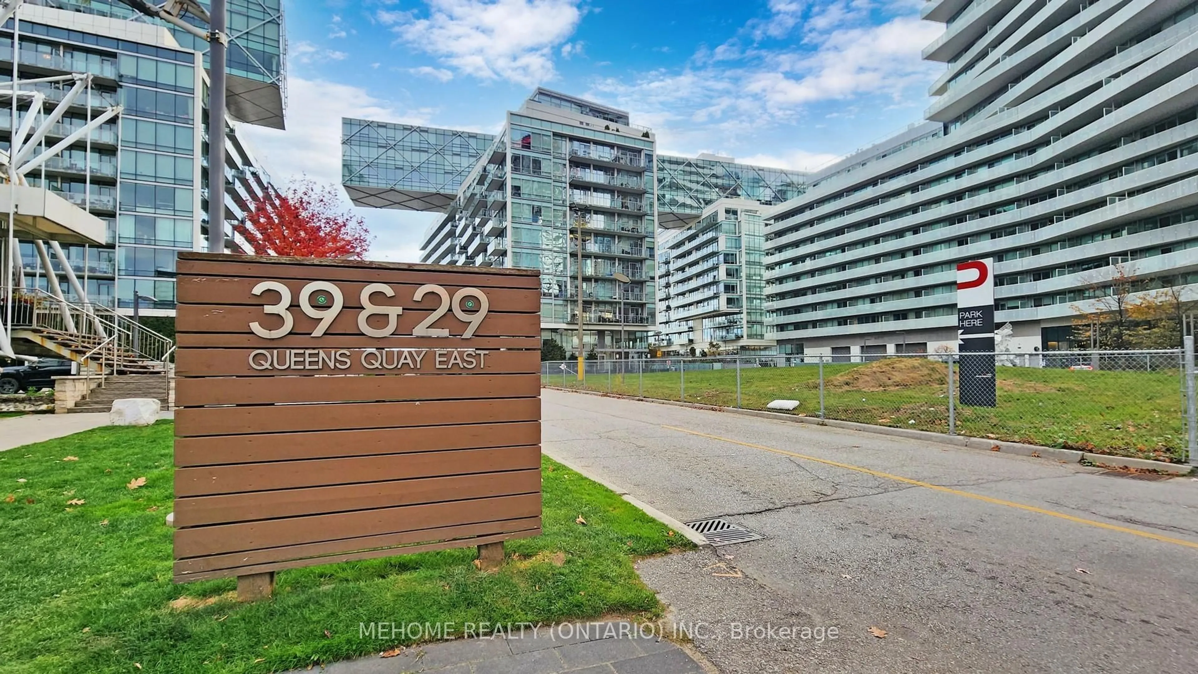 Indoor foyer for 29 Queens Quay #505, Toronto Ontario M5E 0A4