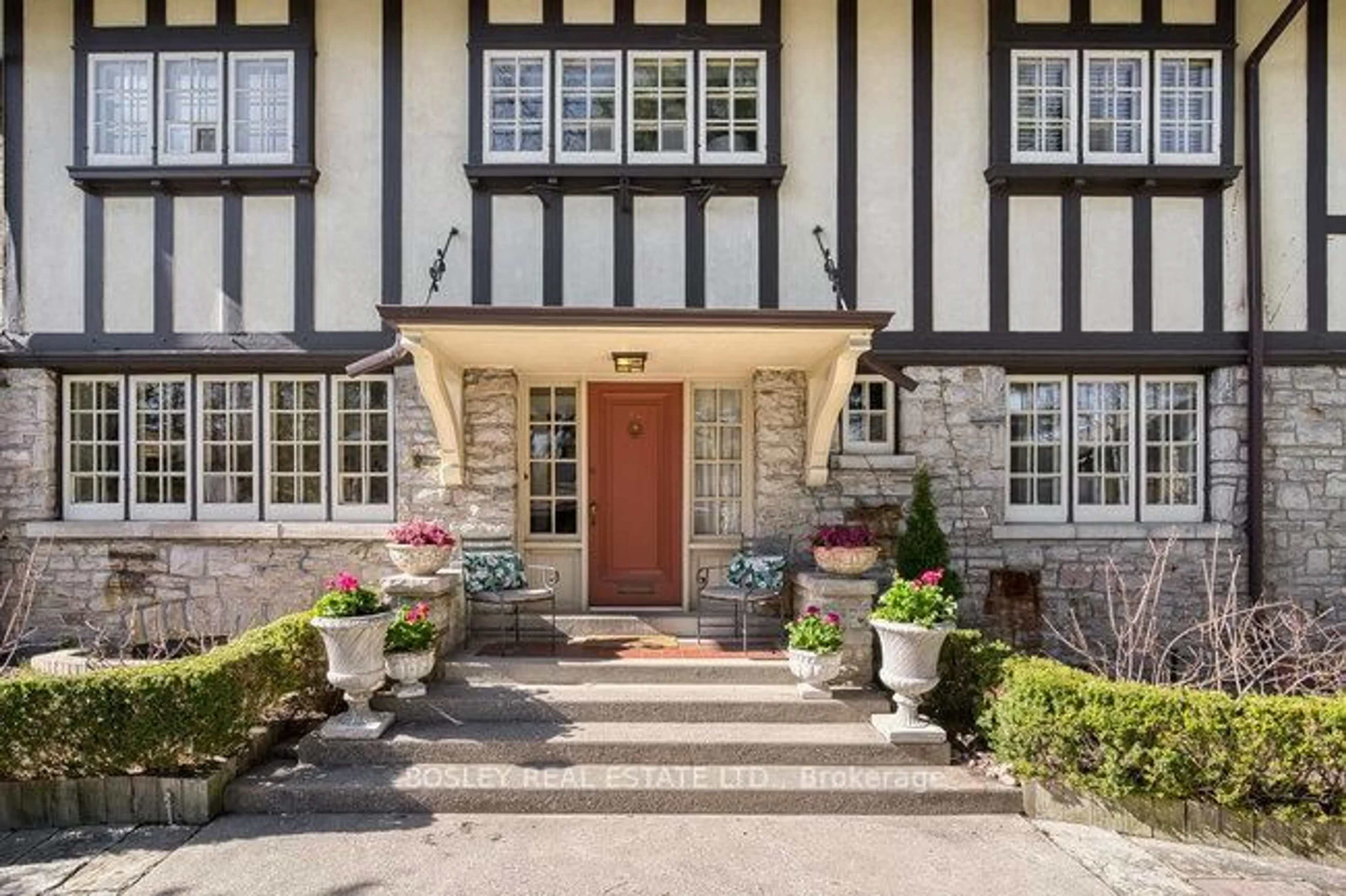 Unknown for 40 Castle Frank Cres, Toronto Ontario M4W 3A3