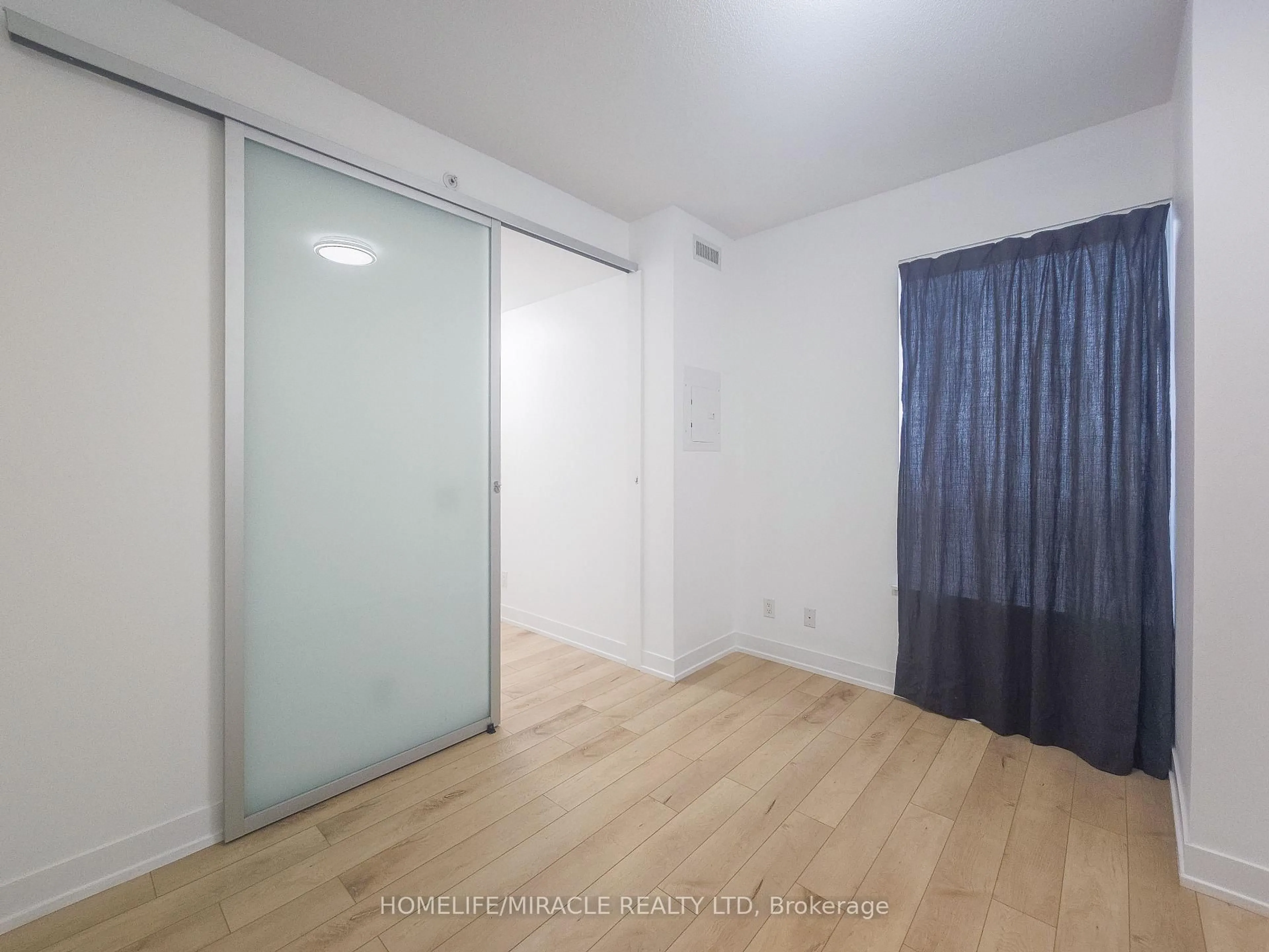 A pic of a room for 7 Kenaston Gdns #121, Toronto Ontario M2K 1G7
