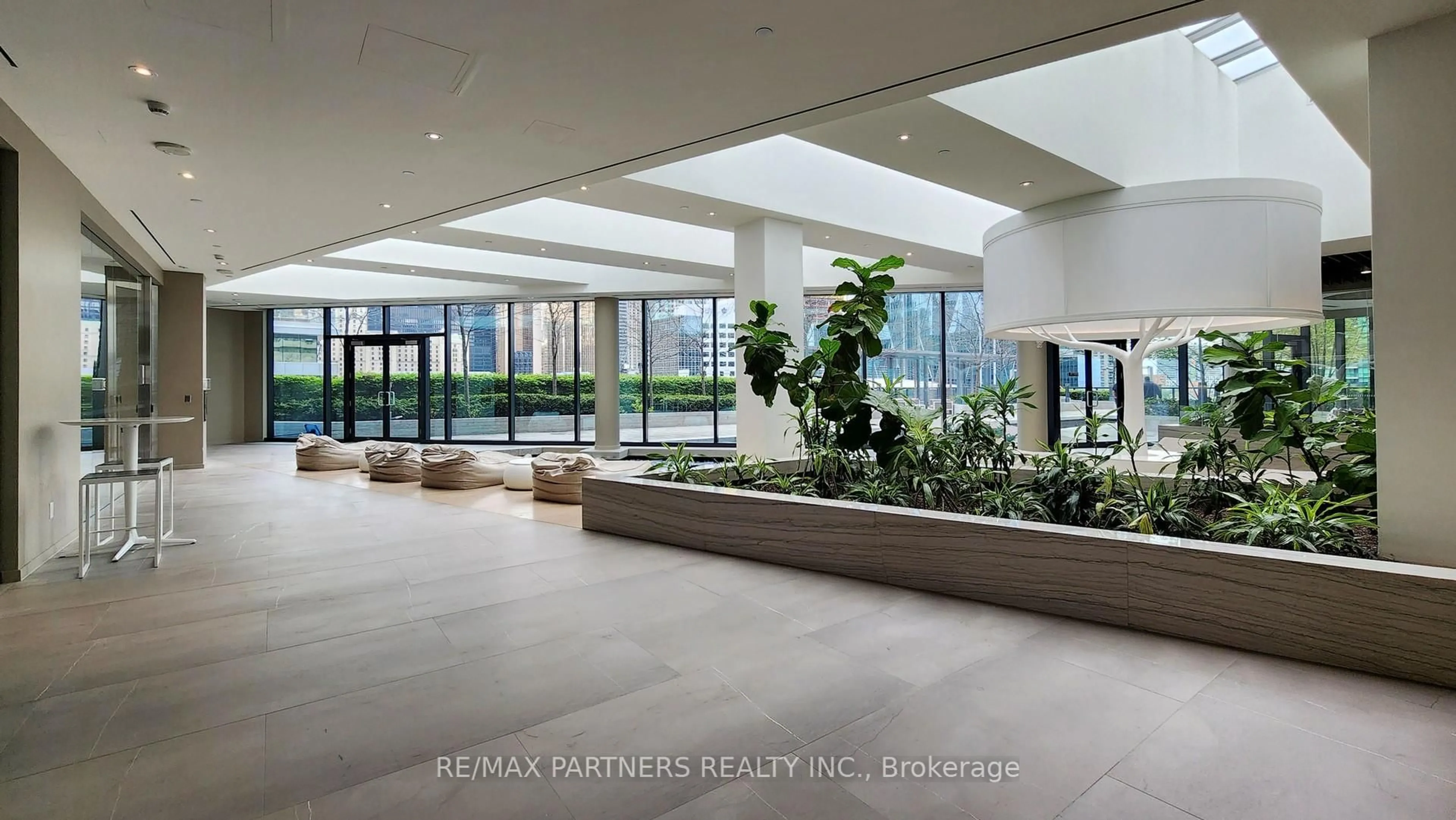 Indoor foyer for 100 Harbour St #6805, Toronto Ontario M5J 2T5