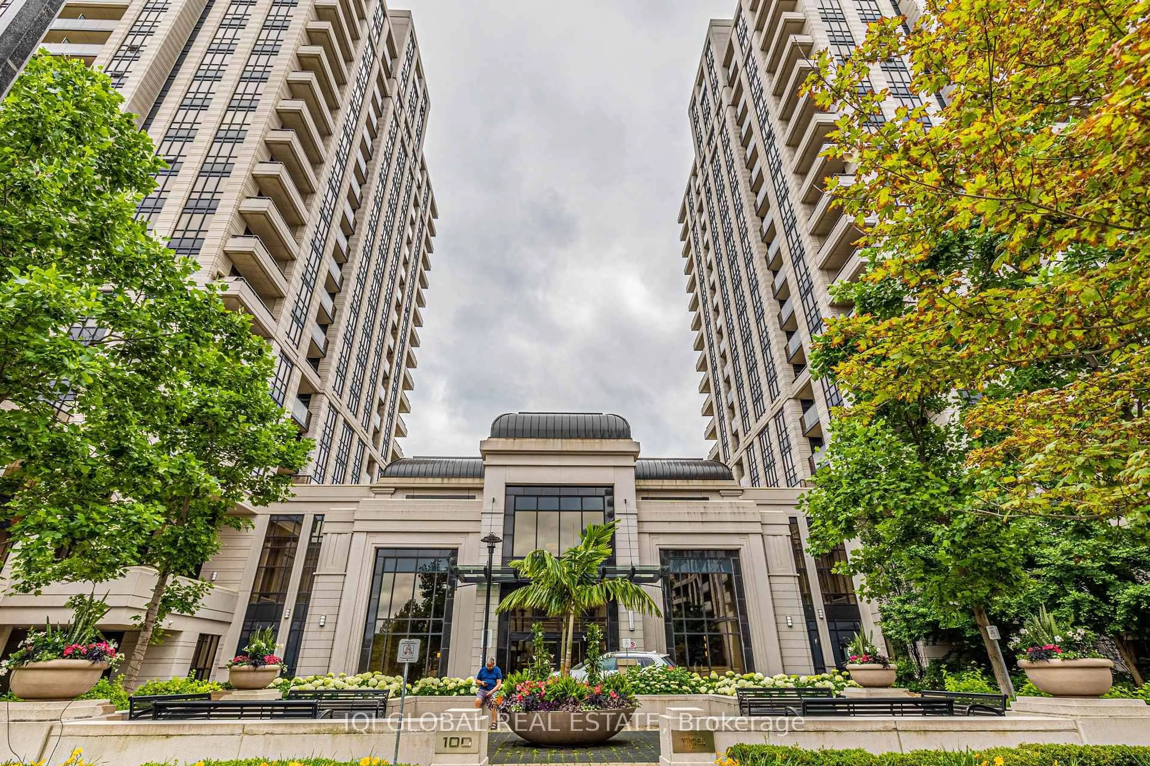 Indoor foyer for 100 Harrison Garden Blvd #723, Toronto Ontario M2N 0C2
