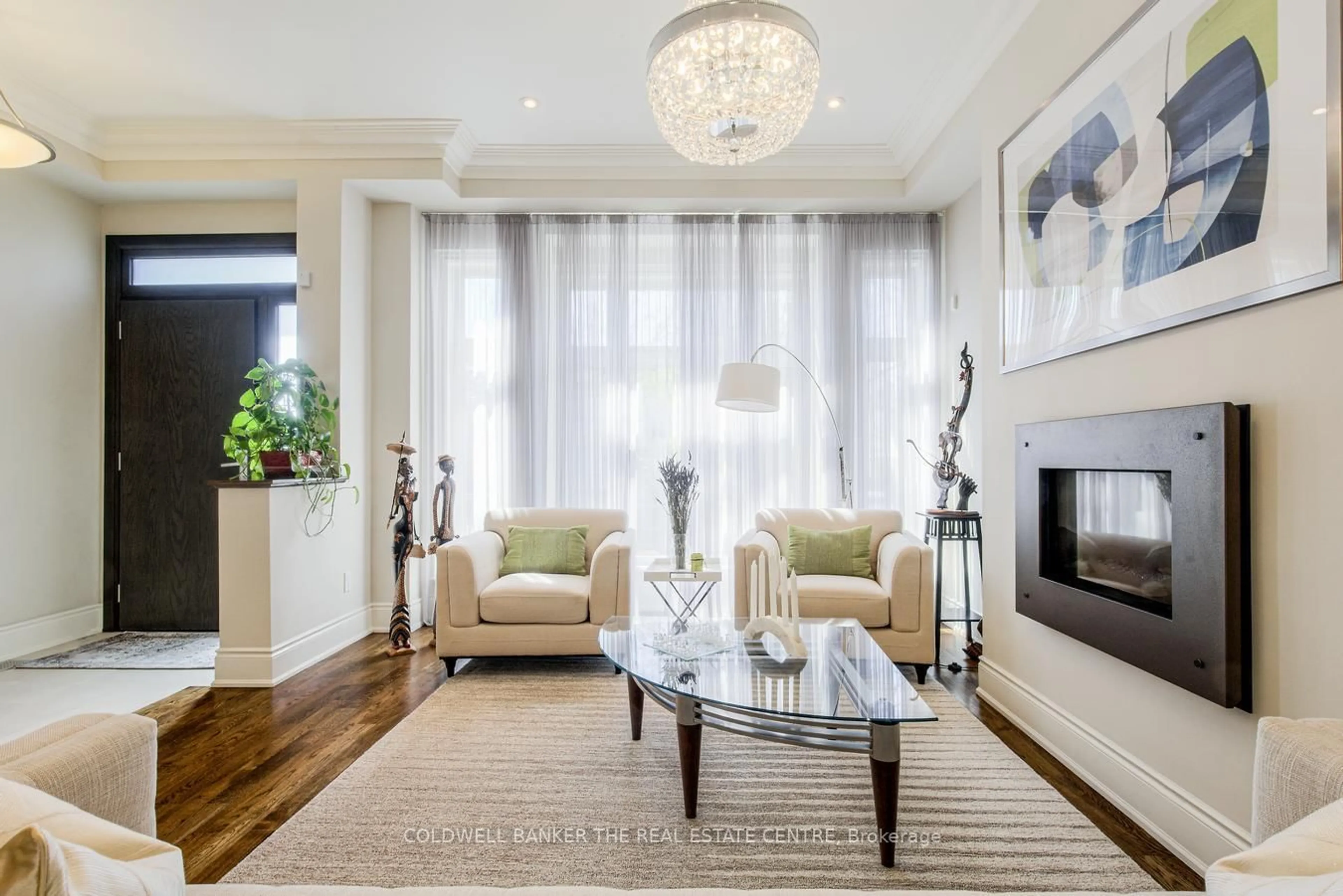 Living room with furniture, unknown for 394 Balliol St, Toronto Ontario M4S 1E2