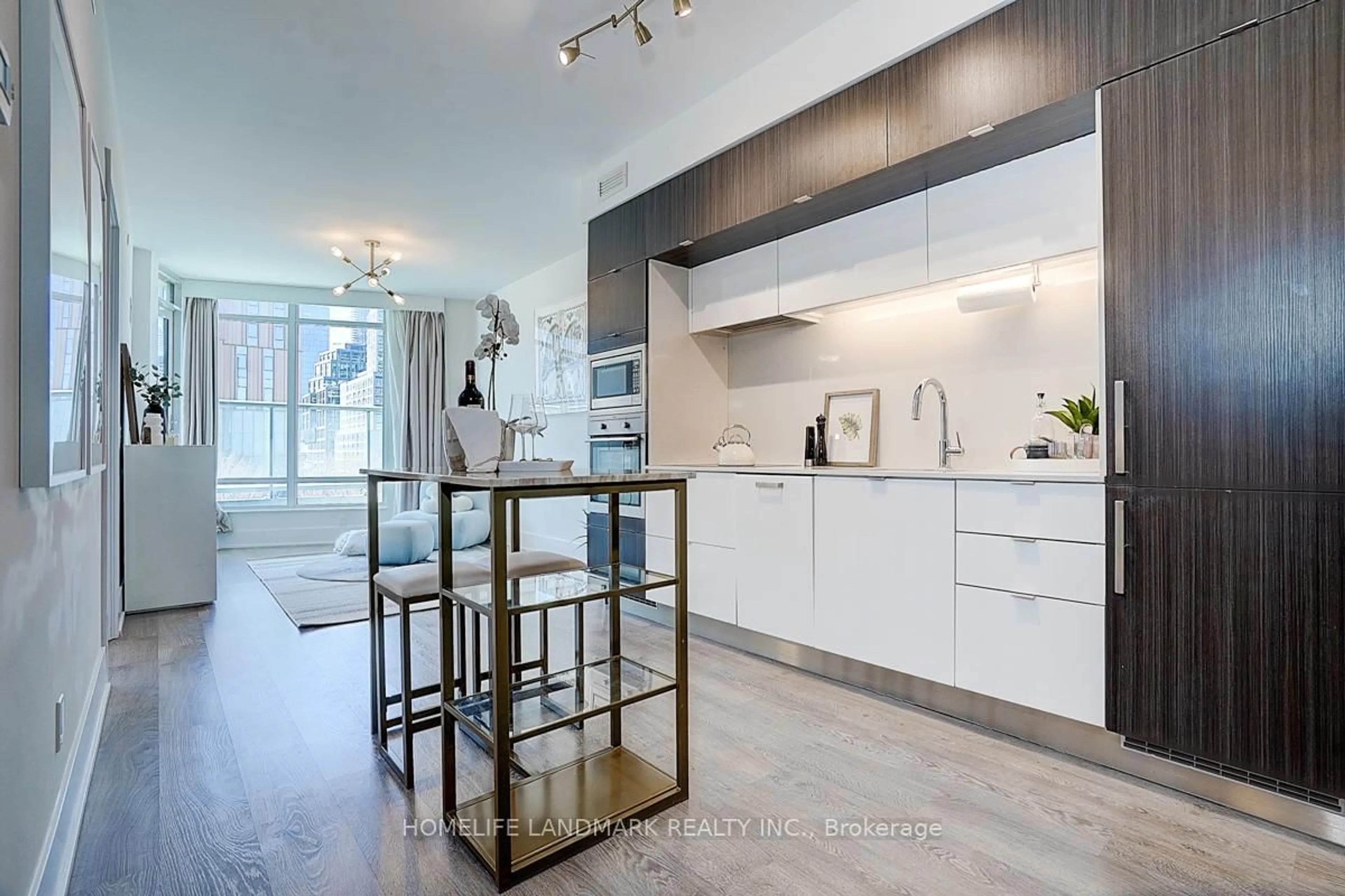 Contemporary kitchen, unknown for 15 Merchants' Wharf N/A #341, Toronto Ontario M5A 0N8