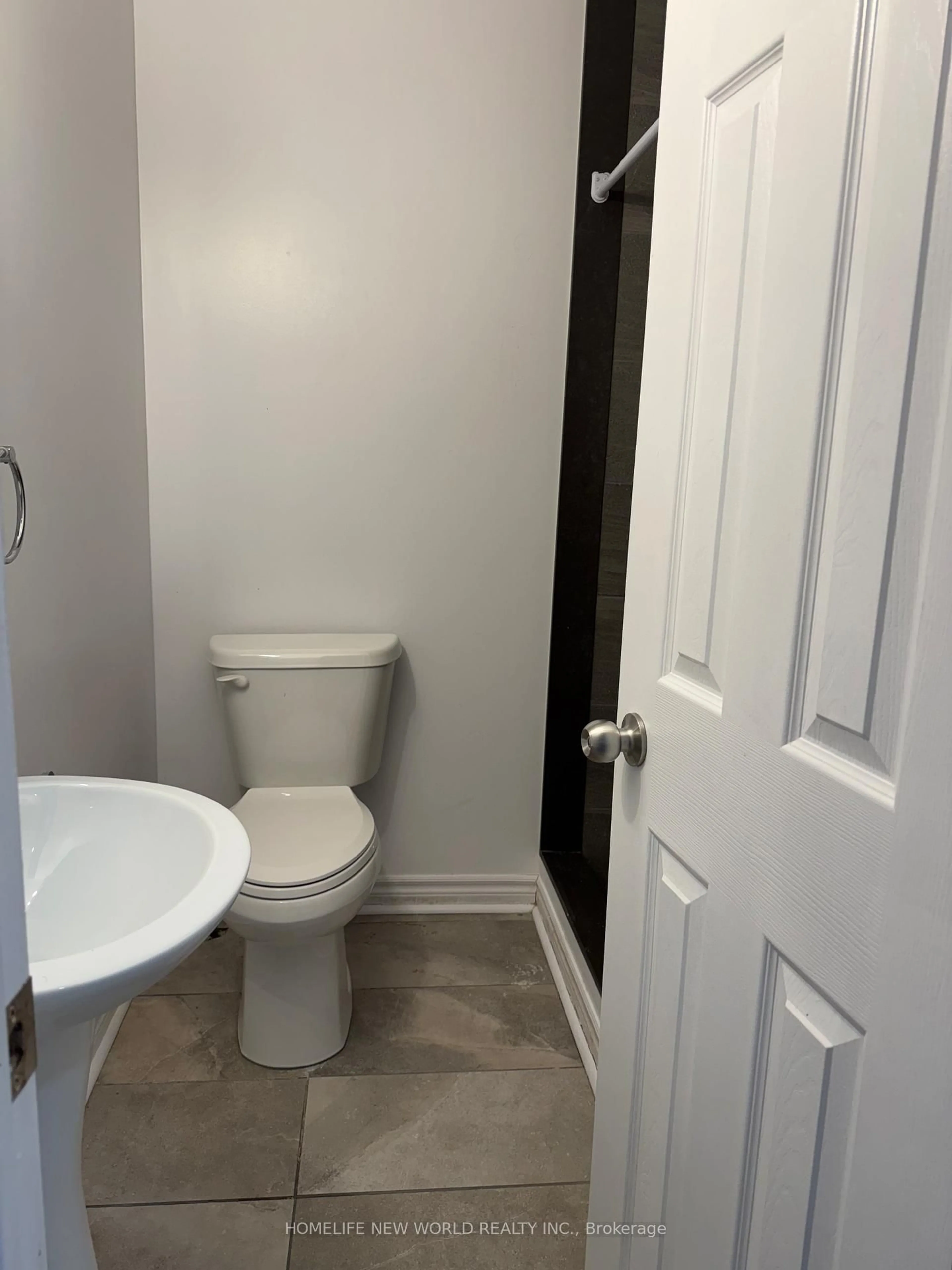 A pic of a room for 101 Parkview Ave, Toronto Ontario M2N 3Y4